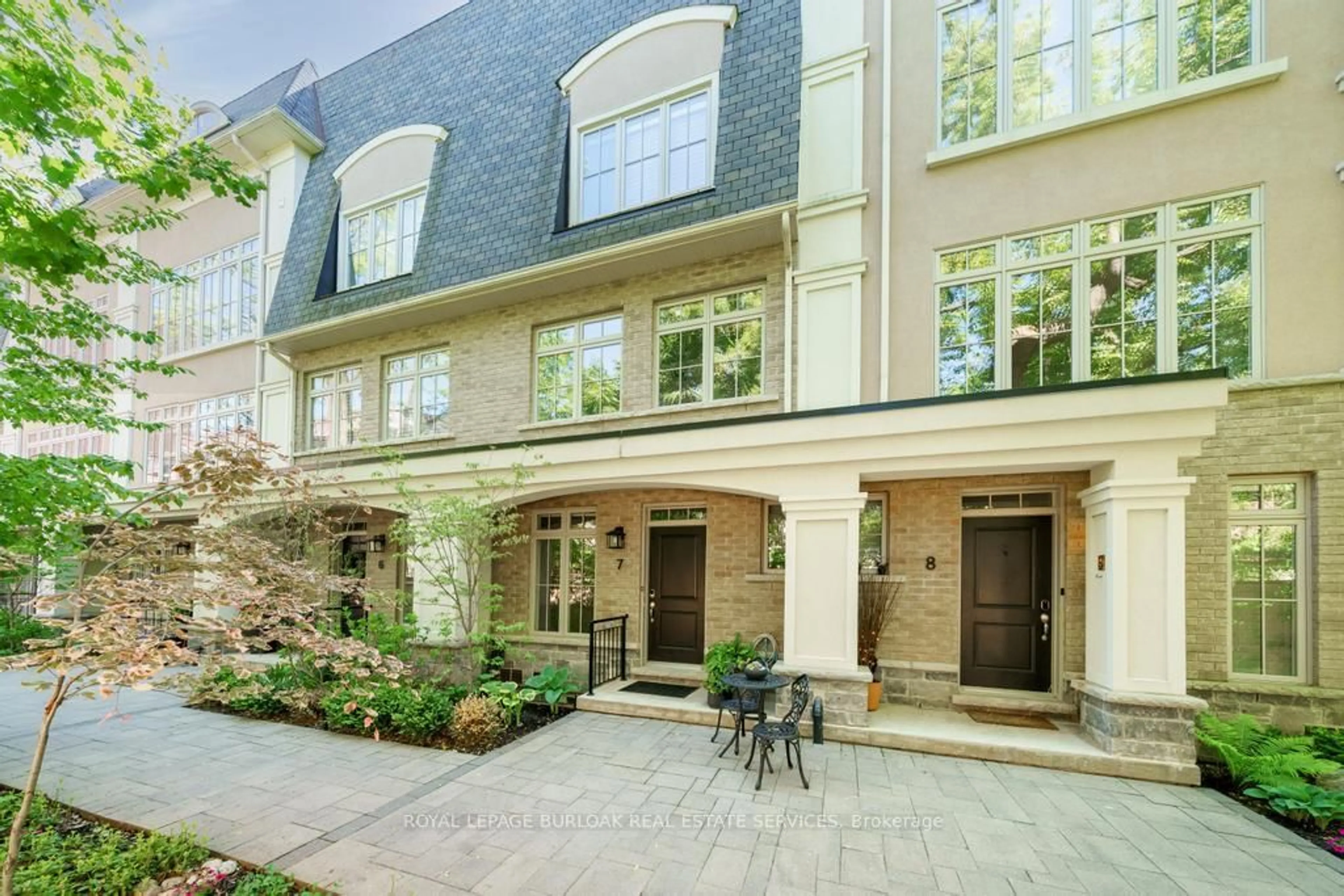 Patio, street for 509 Elizabeth St #7, Burlington Ontario L7R 2M4