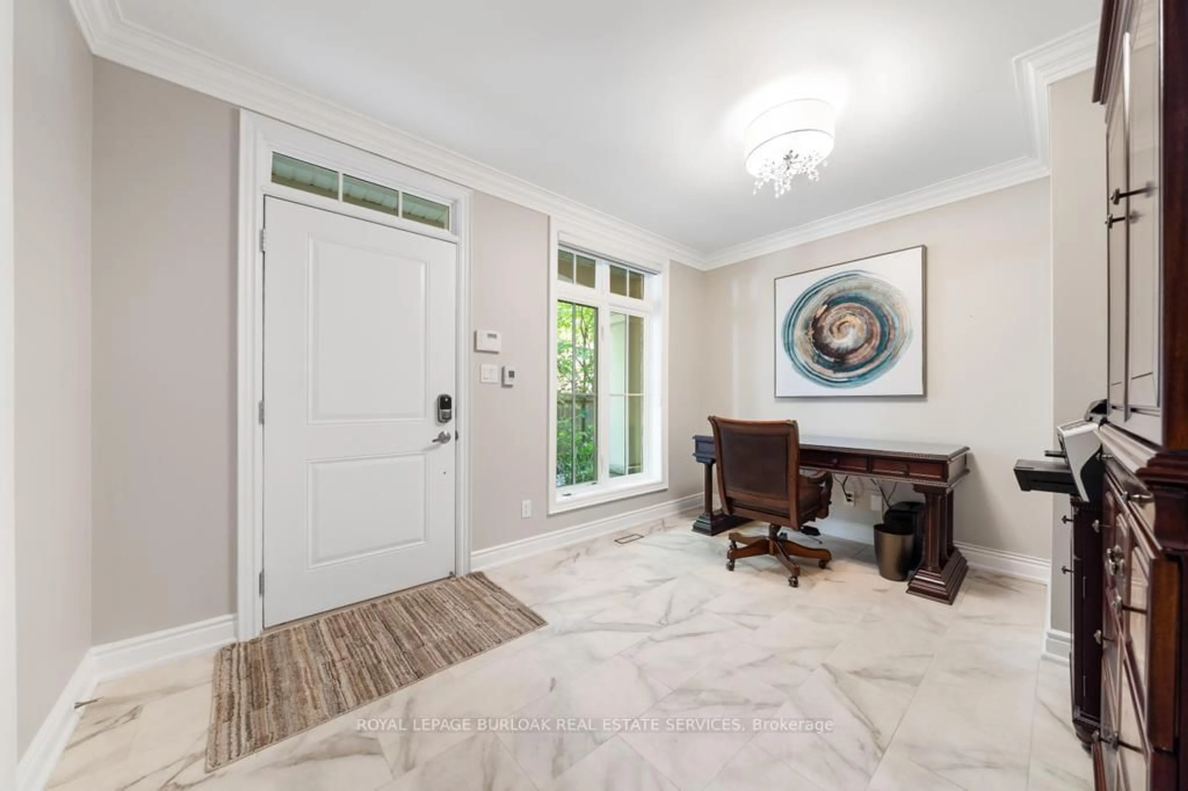 Indoor entryway for 509 Elizabeth St #7, Burlington Ontario L7R 2M4