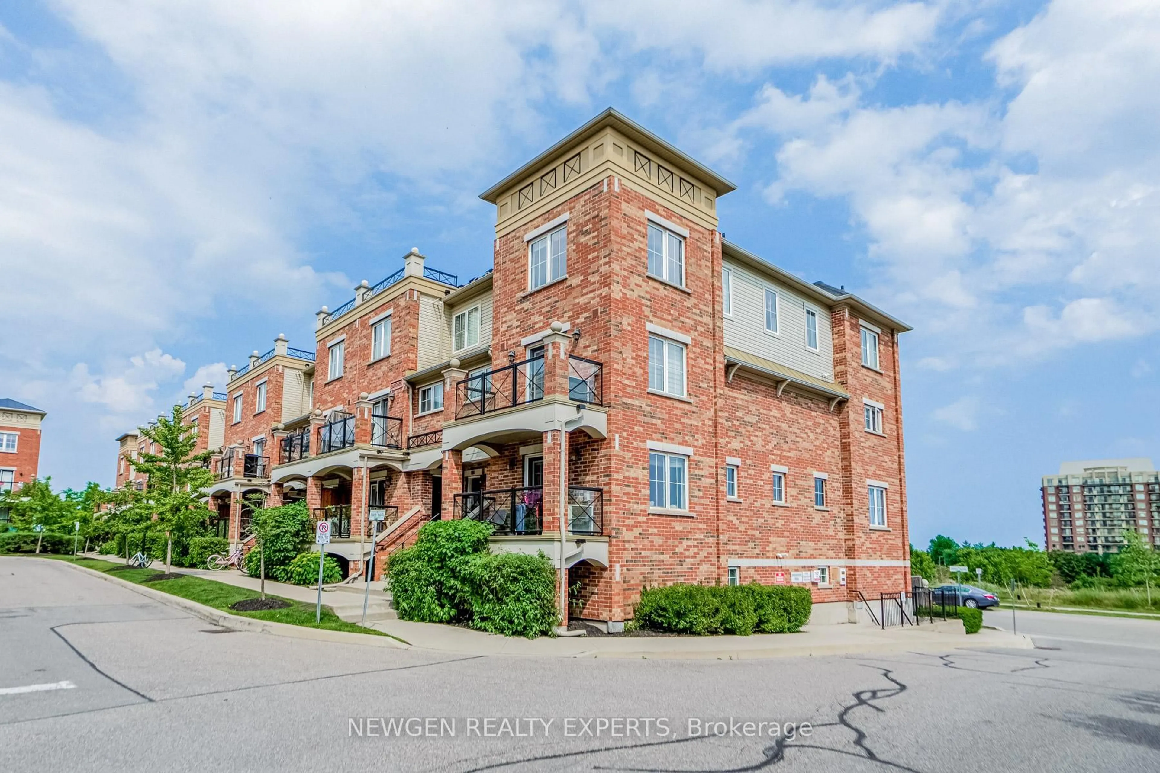 Home with brick exterior material, unknown for 51 Hays Blvd #27, Oakville Ontario L6H 0J1