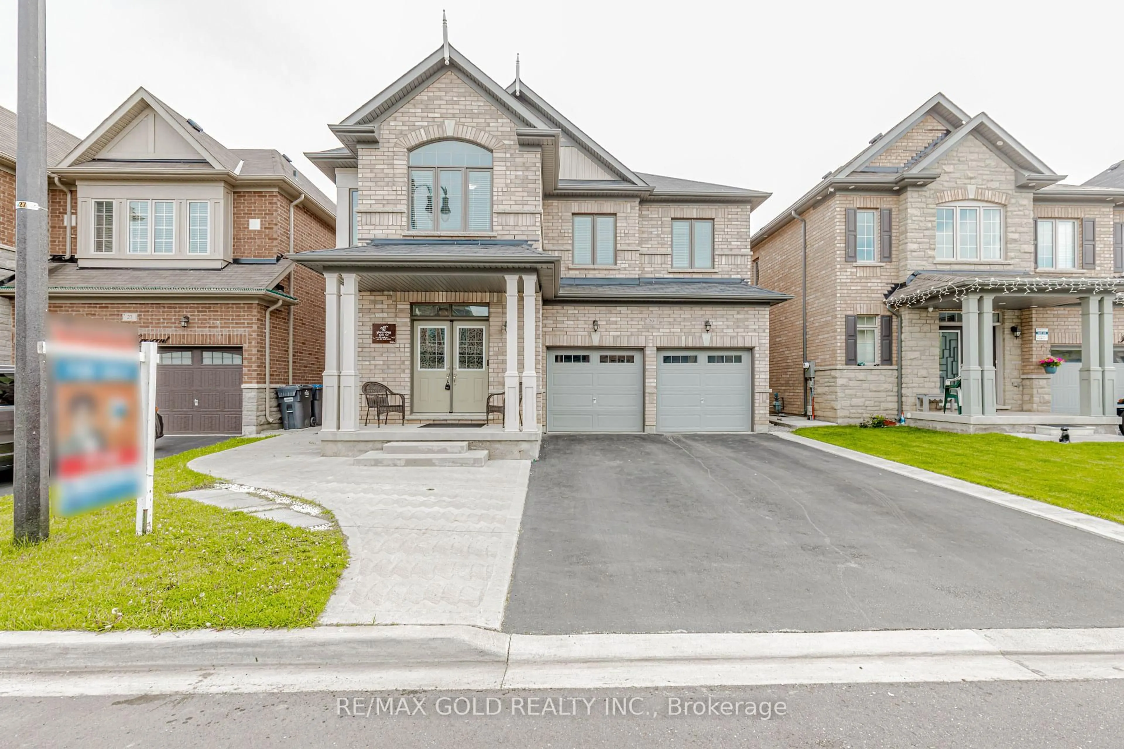 Home with brick exterior material, street for 29 Ezra Cres, Brampton Ontario L7A 5A6