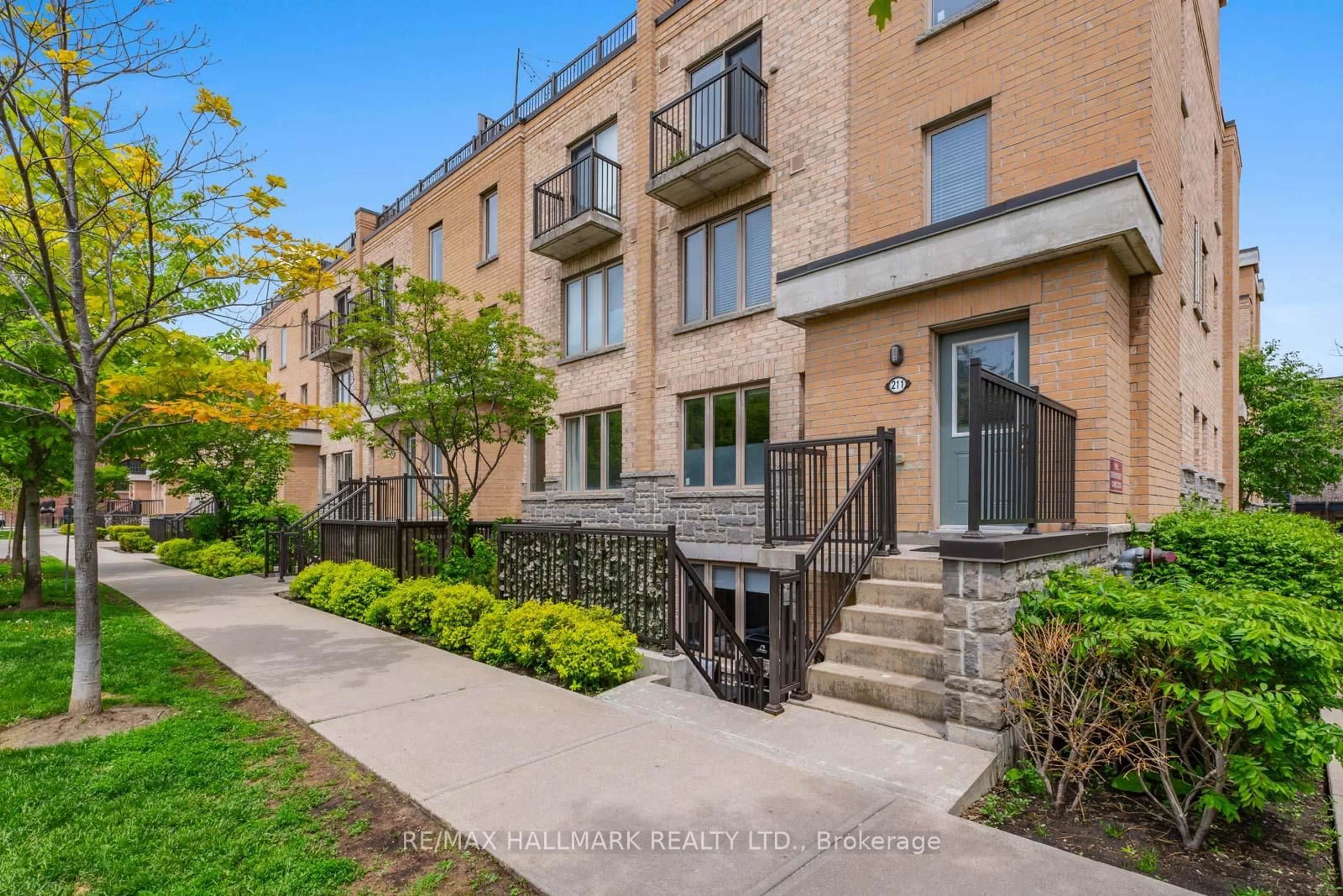 Unknown for 9 Foundry Ave #111, Toronto Ontario M6H 0B7