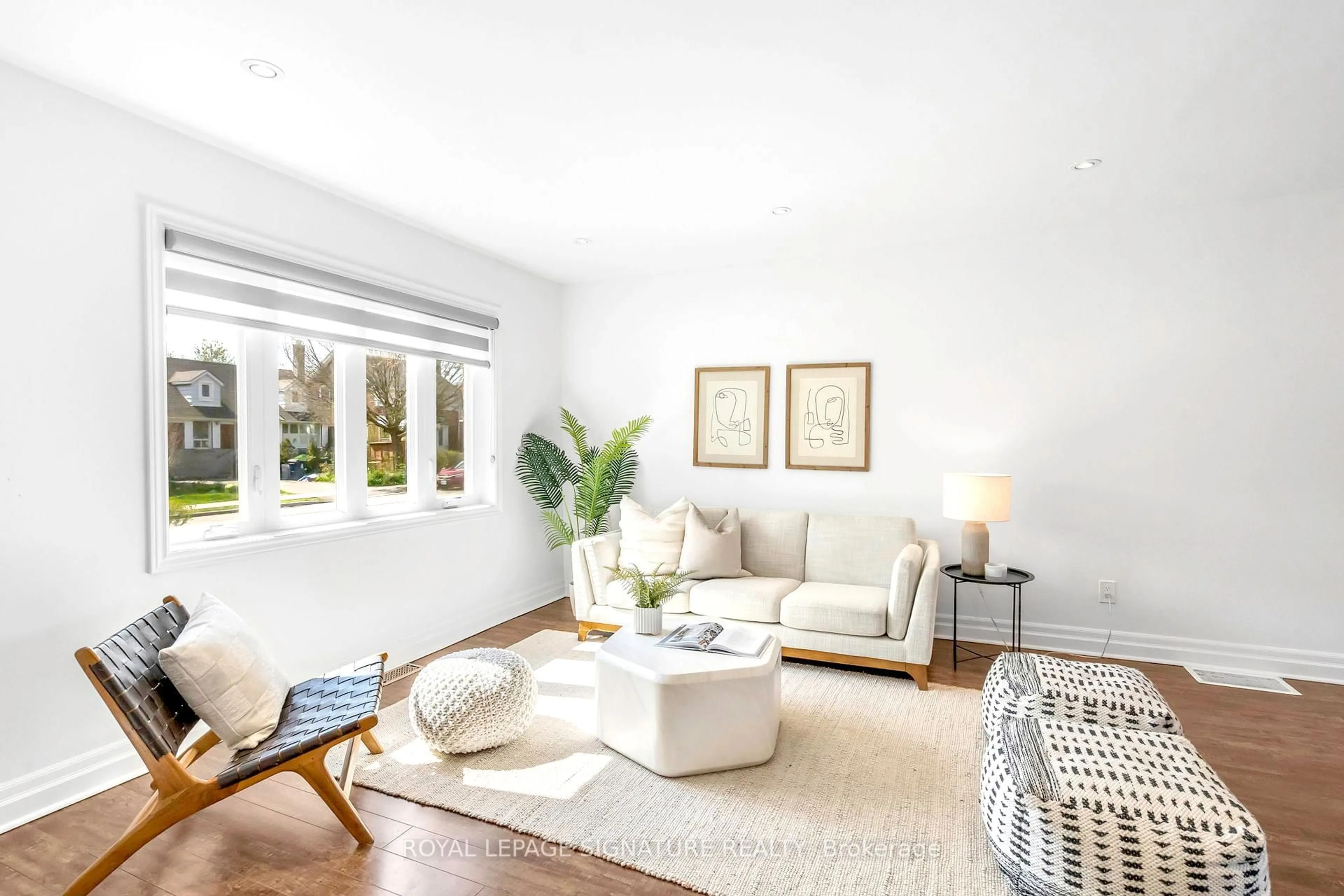 Living room with furniture, unknown for 33 Nineteenth St, Toronto Ontario M8V 3L4
