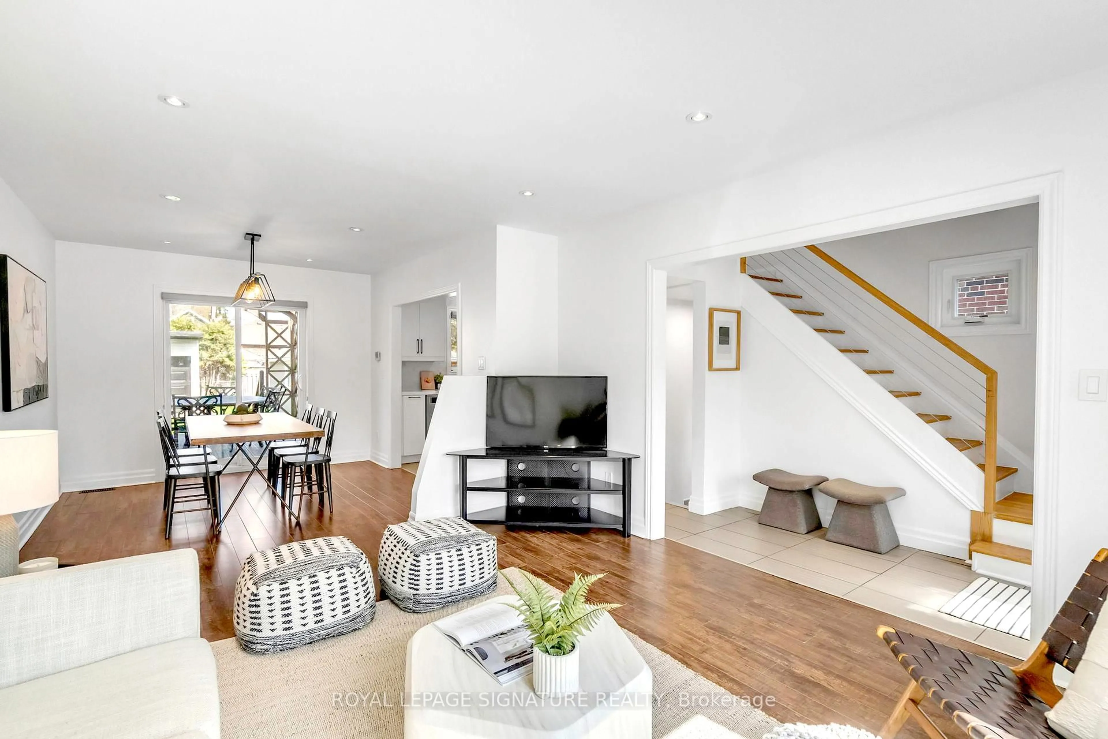 Living room with furniture, unknown for 33 Nineteenth St, Toronto Ontario M8V 3L4