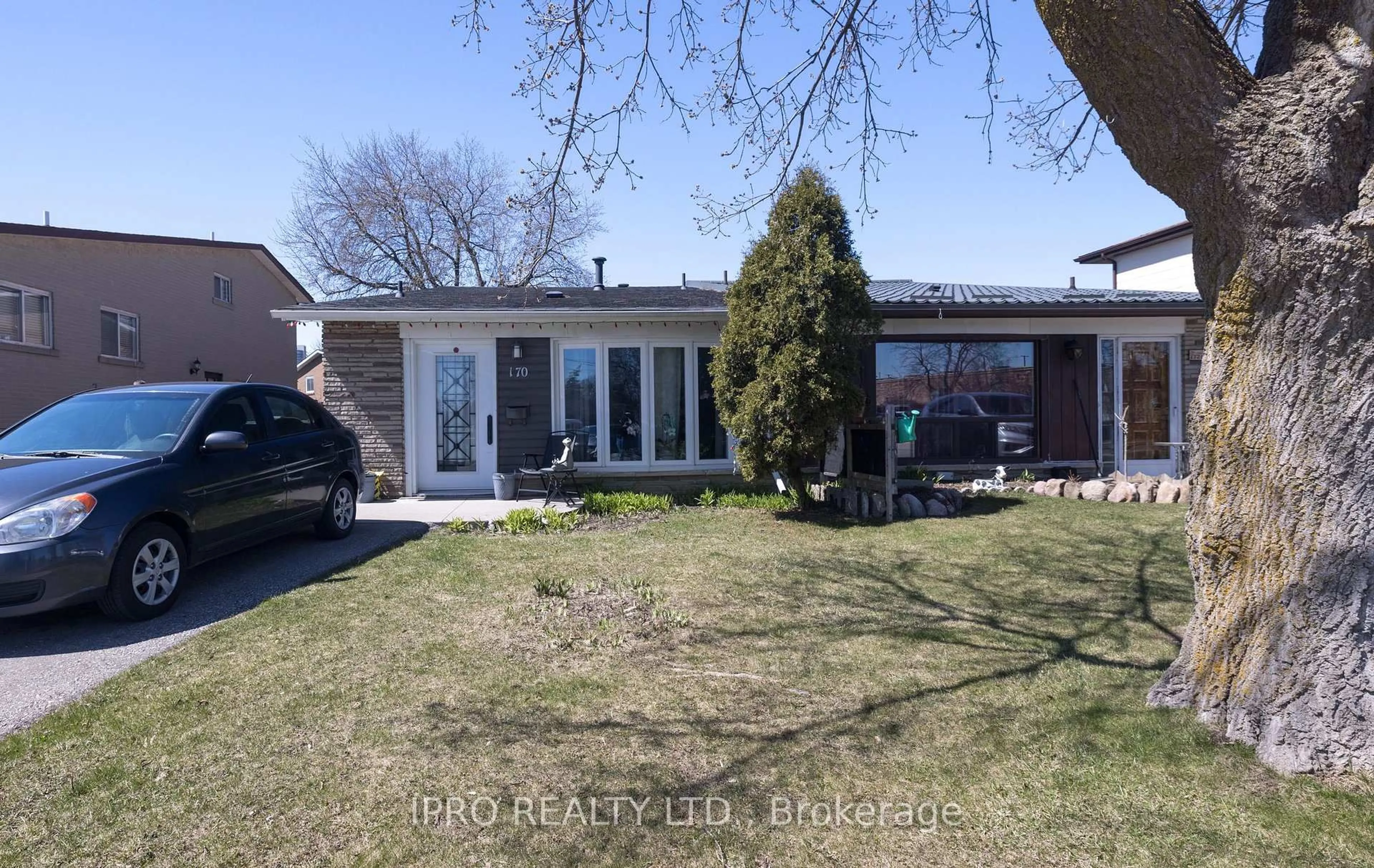 Home with brick exterior material, street for 170 Clarence St, Brampton Ontario L6W 1S9
