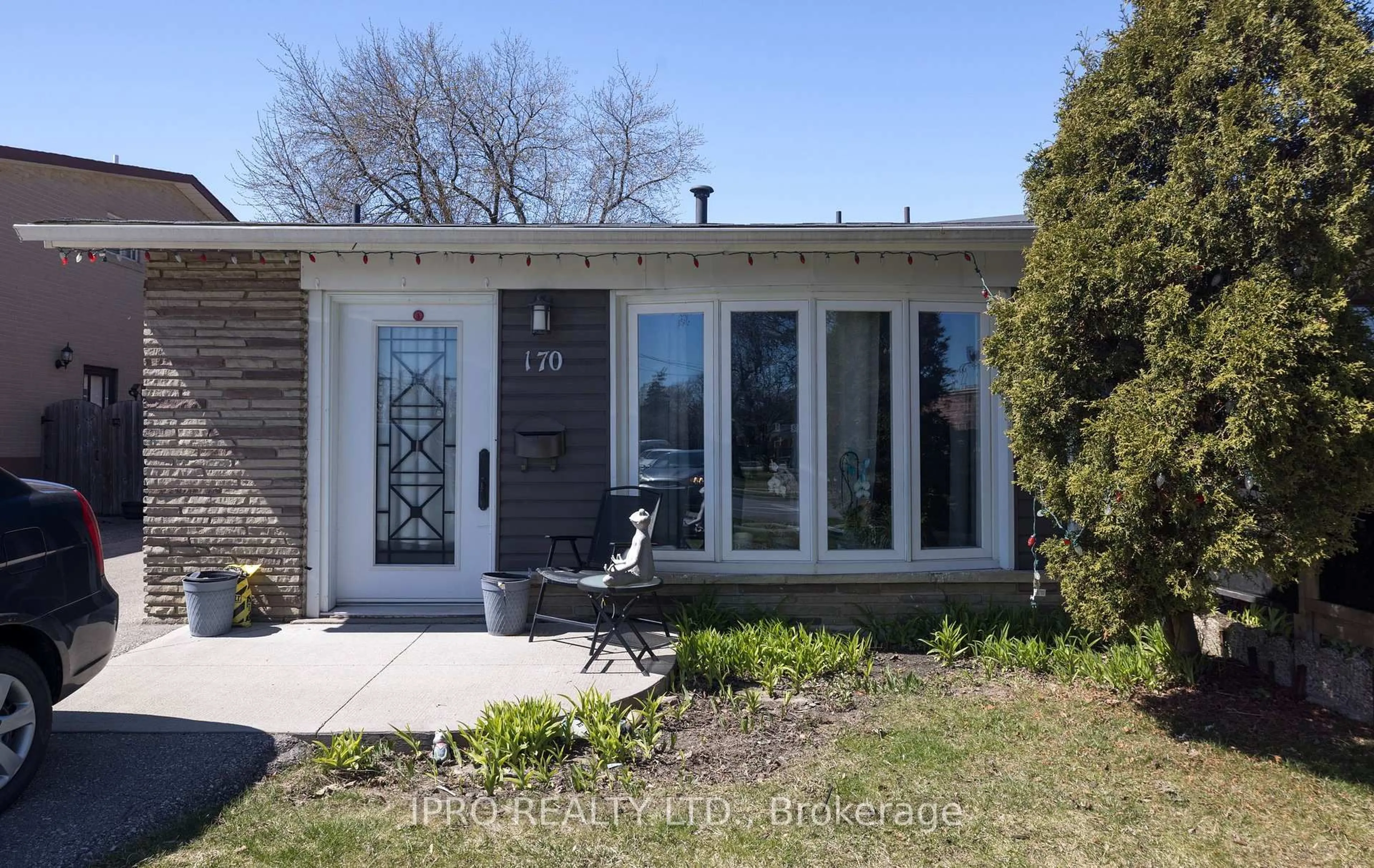 Unknown for 170 Clarence St, Brampton Ontario L6W 1S9