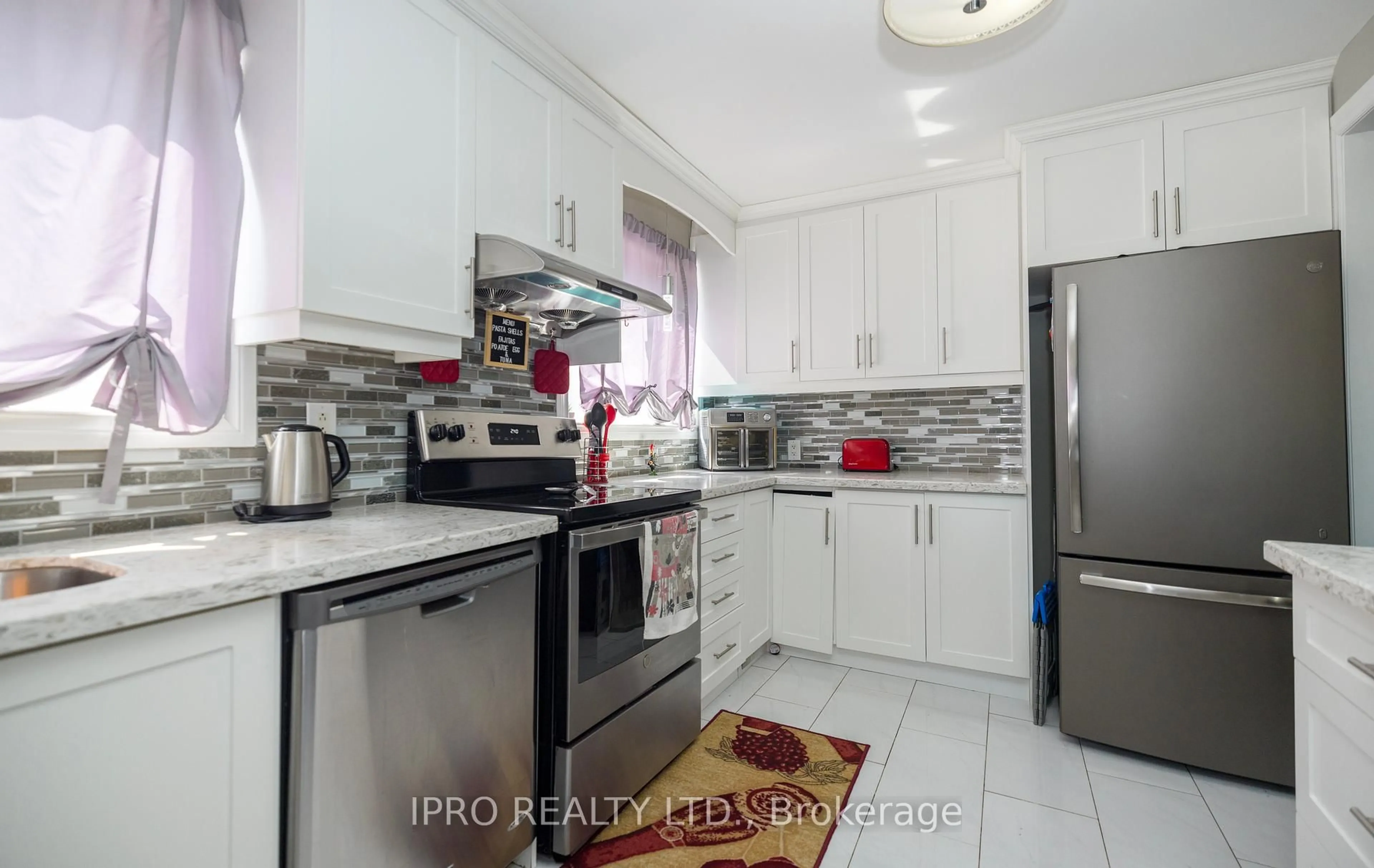 Unknown for 170 Clarence St, Brampton Ontario L6W 1S9