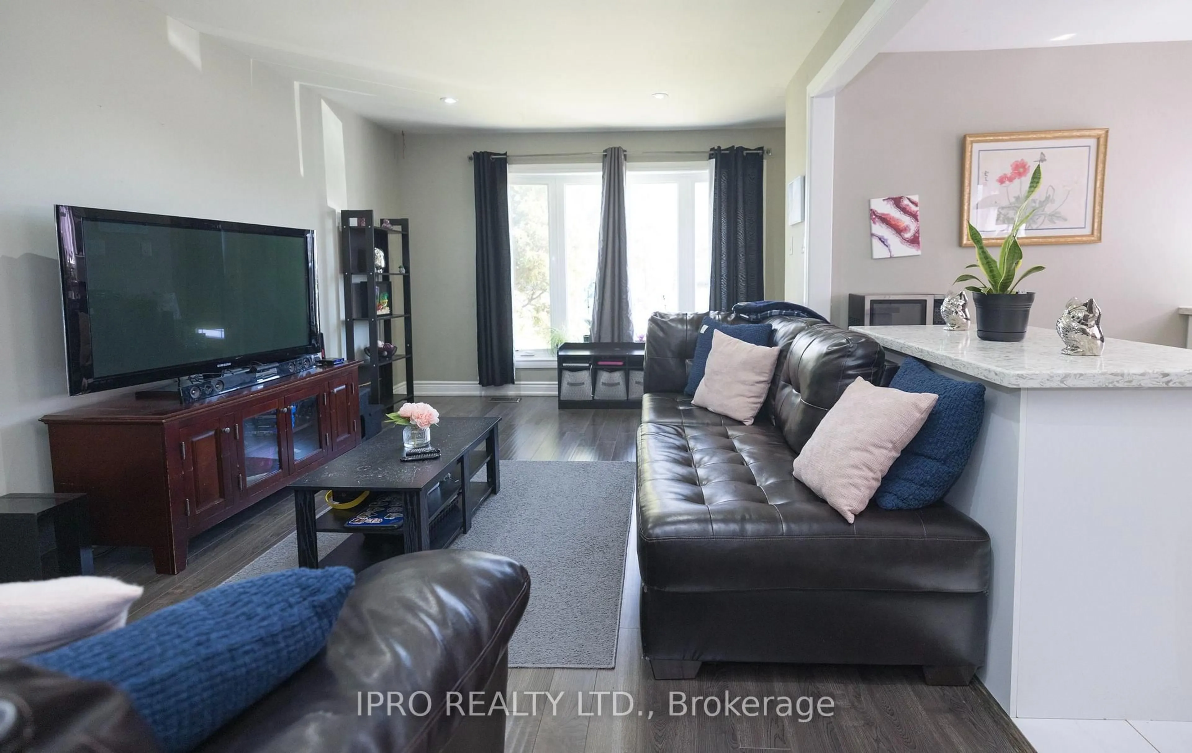 Living room with furniture, unknown for 170 Clarence St, Brampton Ontario L6W 1S9