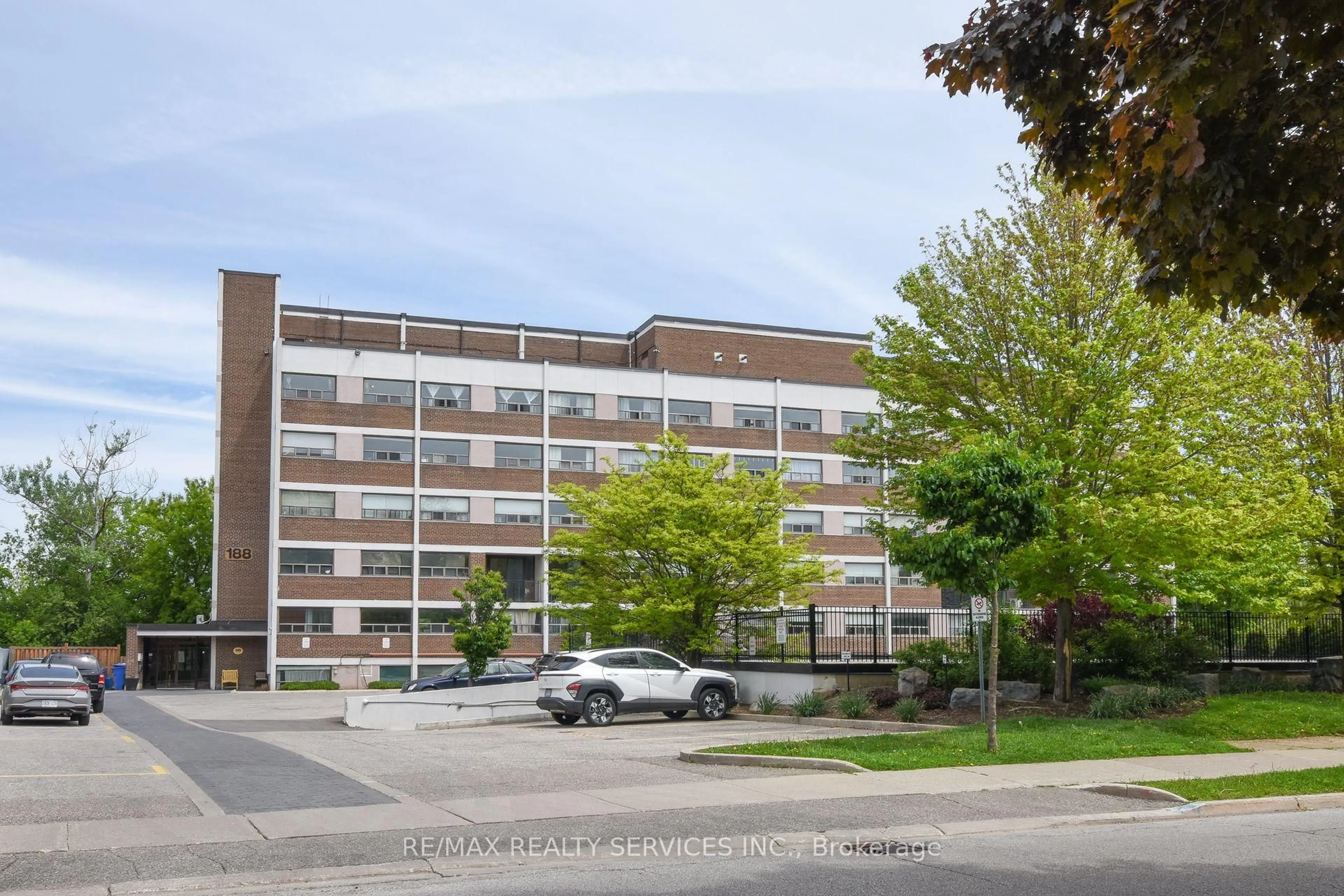 Unknown for 188 Mill St #213, Brampton Ontario L6Y 1T8