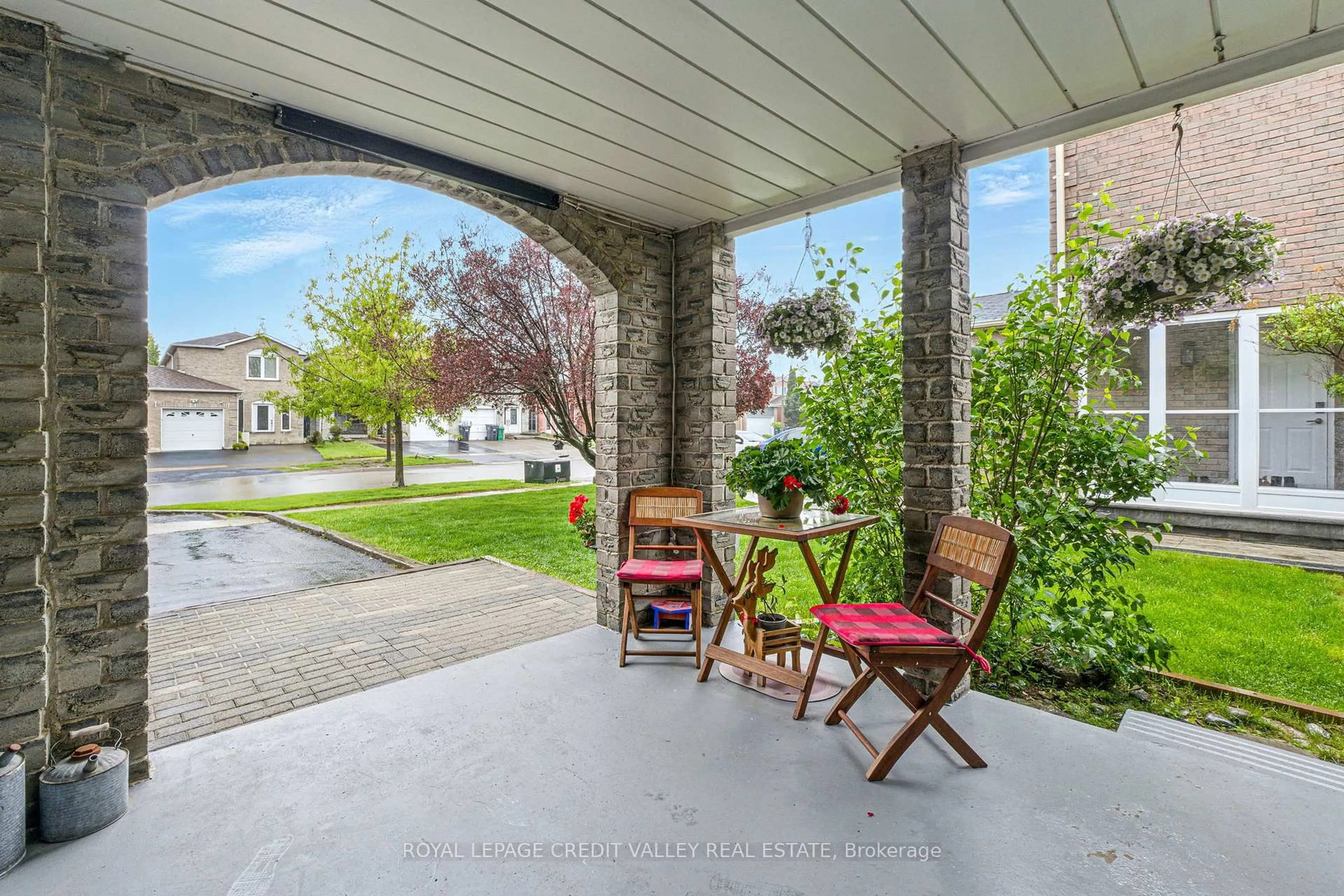 Patio, street for 24 Sandmere Ave, Brampton Ontario L6Z 4B3