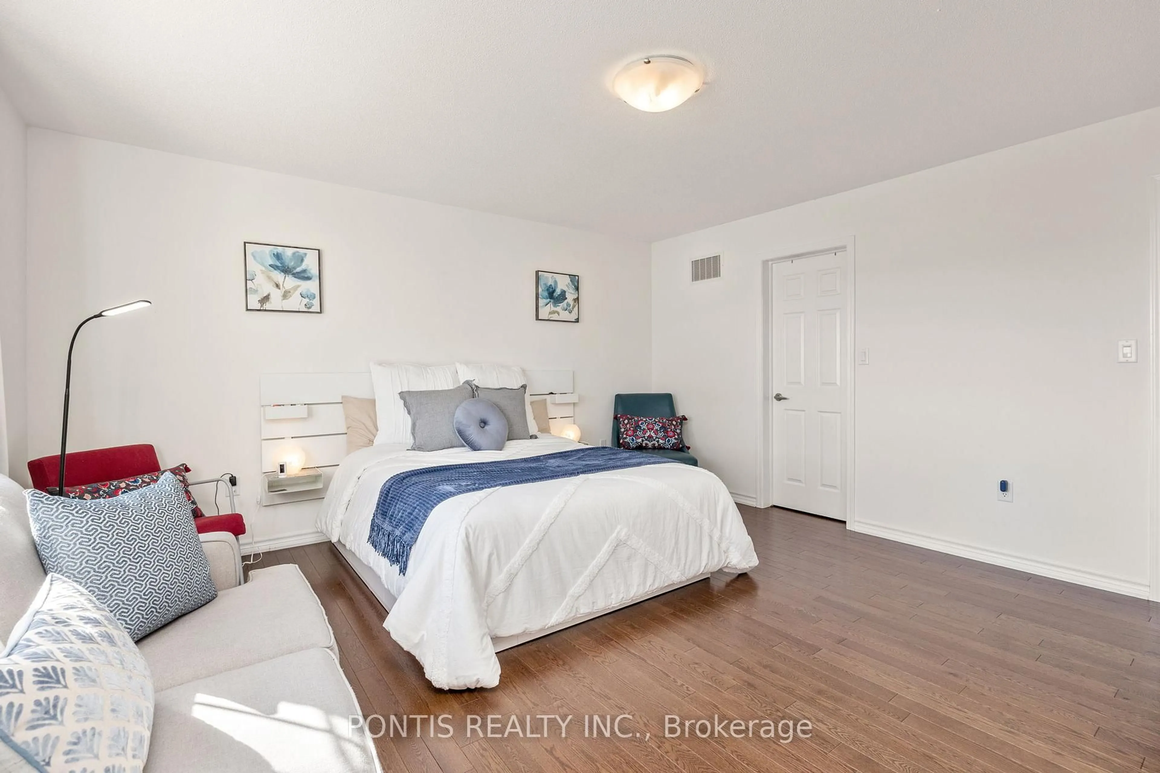 A pic of a room for 1172 Leger Way, Milton Ontario L9E 1E5