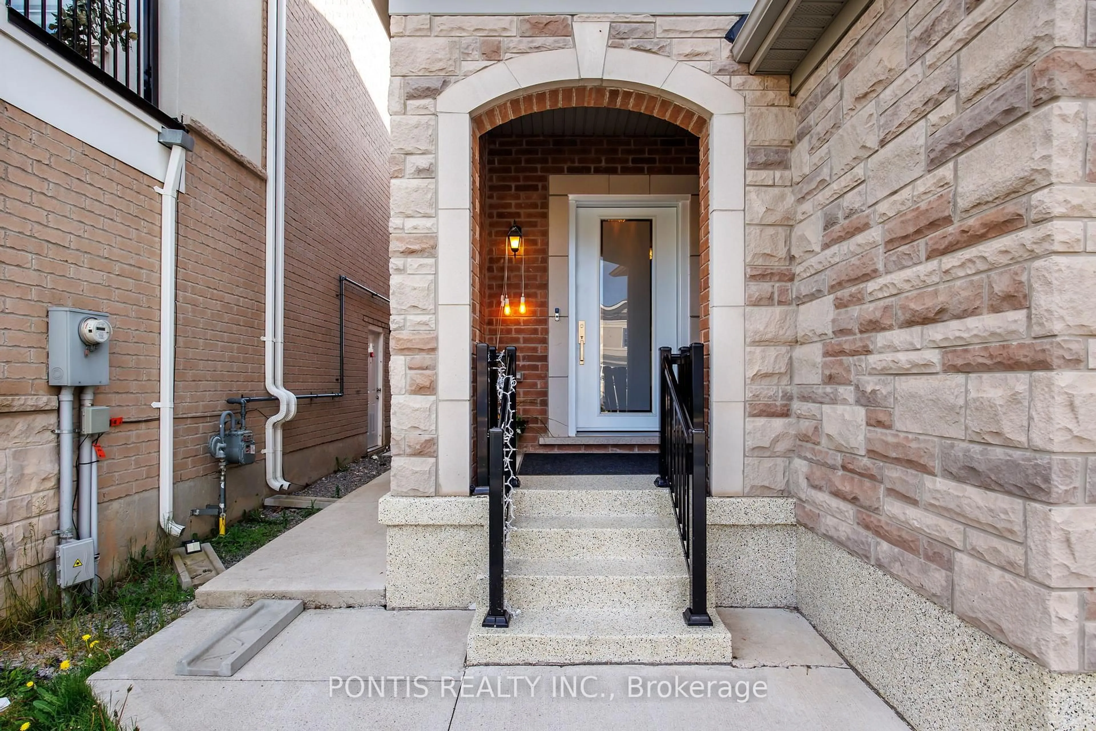 Indoor entryway for 1172 Leger Way, Milton Ontario L9E 1E5