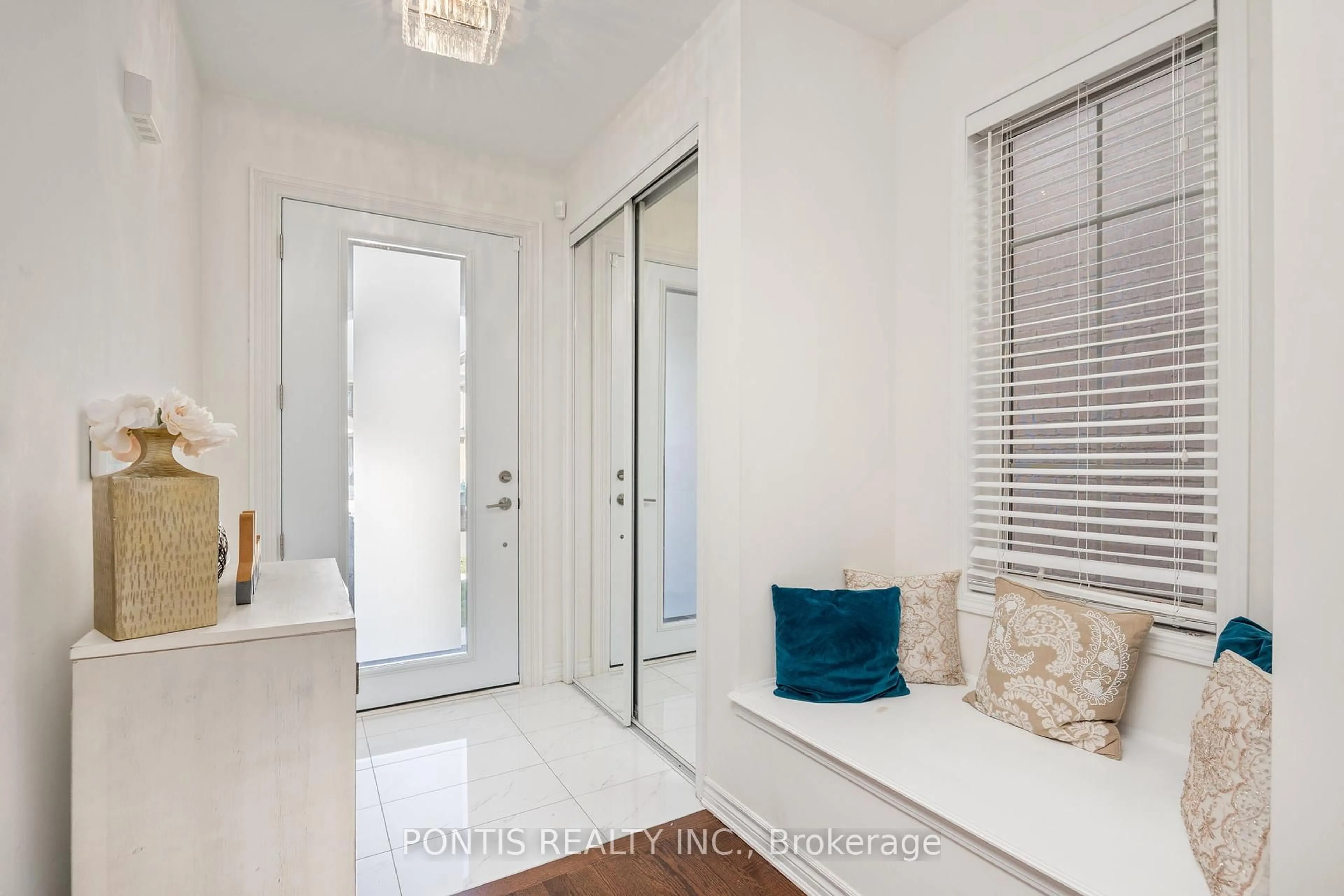 Indoor entryway for 1172 Leger Way, Milton Ontario L9E 1E5