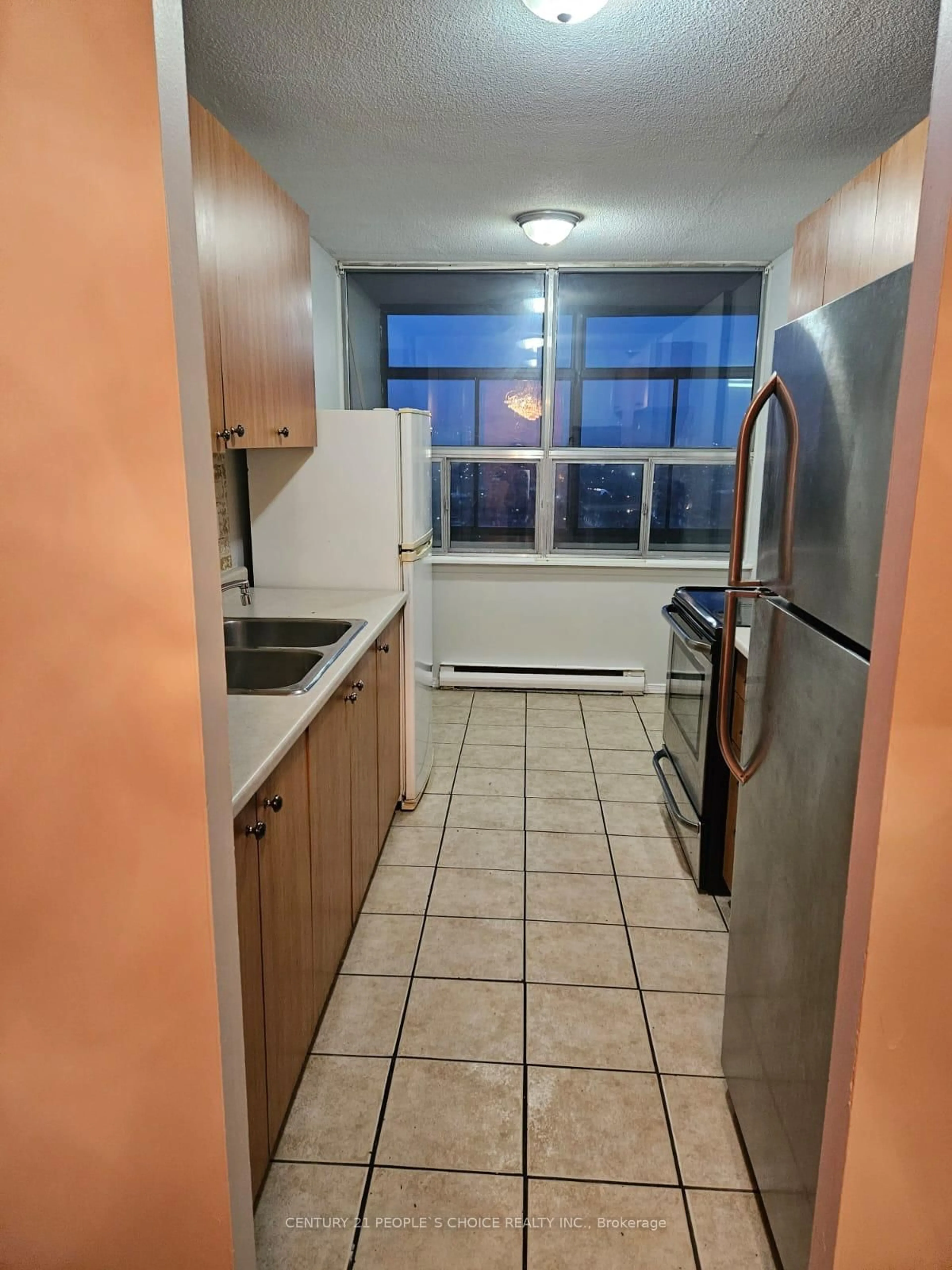 Standard kitchen, unknown for 15 Kensington Rd #1405, Brampton Ontario L6T 3W2