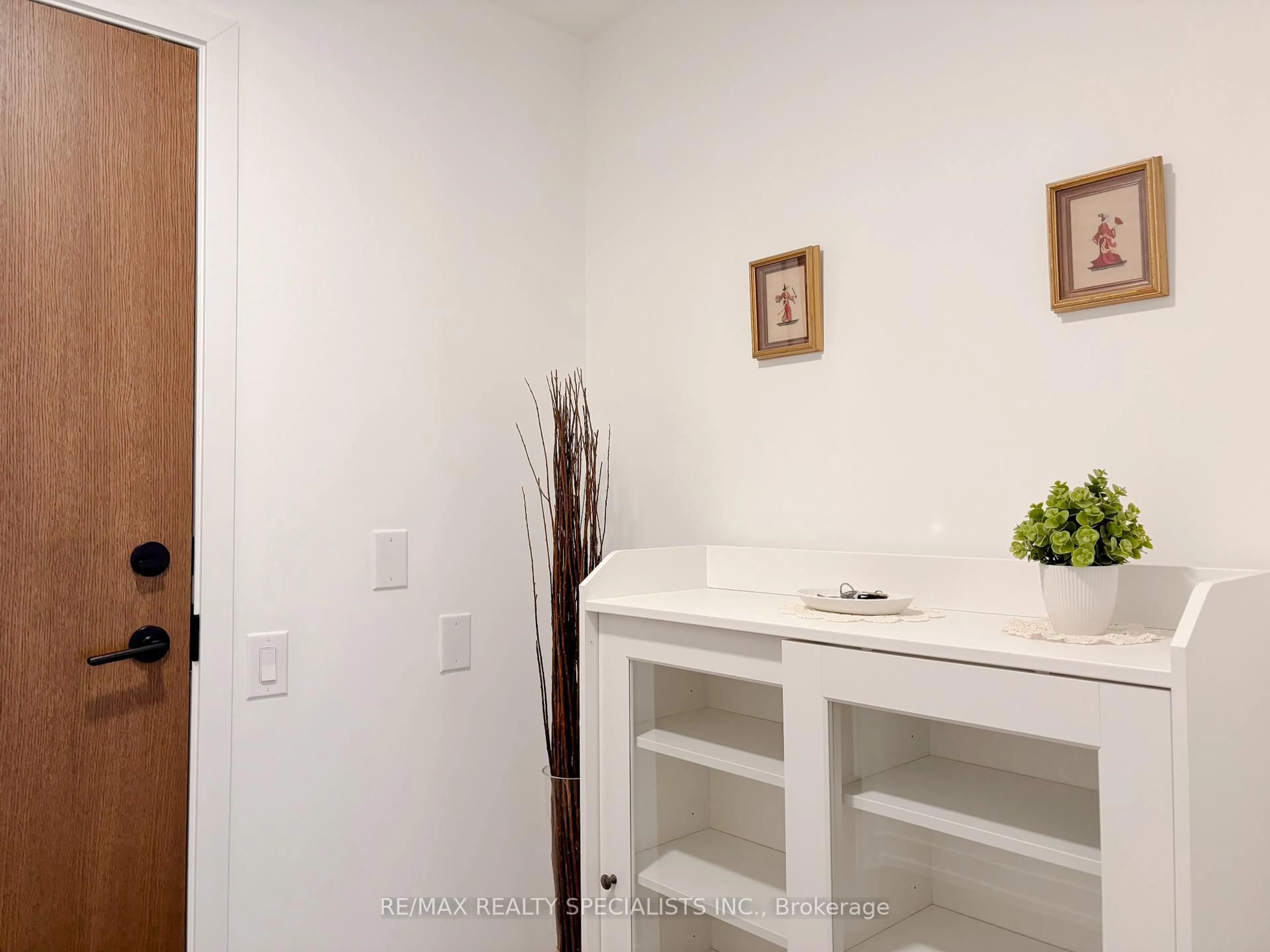 Unknown for 4065 Confederation Pkwy #908, Mississauga Ontario L5B 0L4