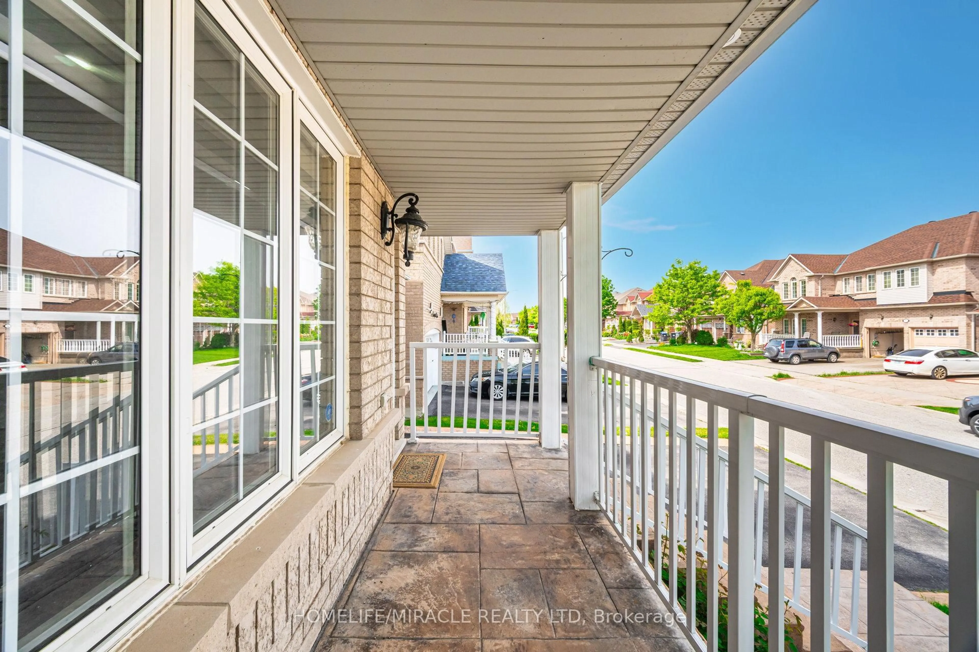 Patio, water/lake/river/ocean view for 41 Beachpoint Blvd, Brampton Ontario L7A 2T7