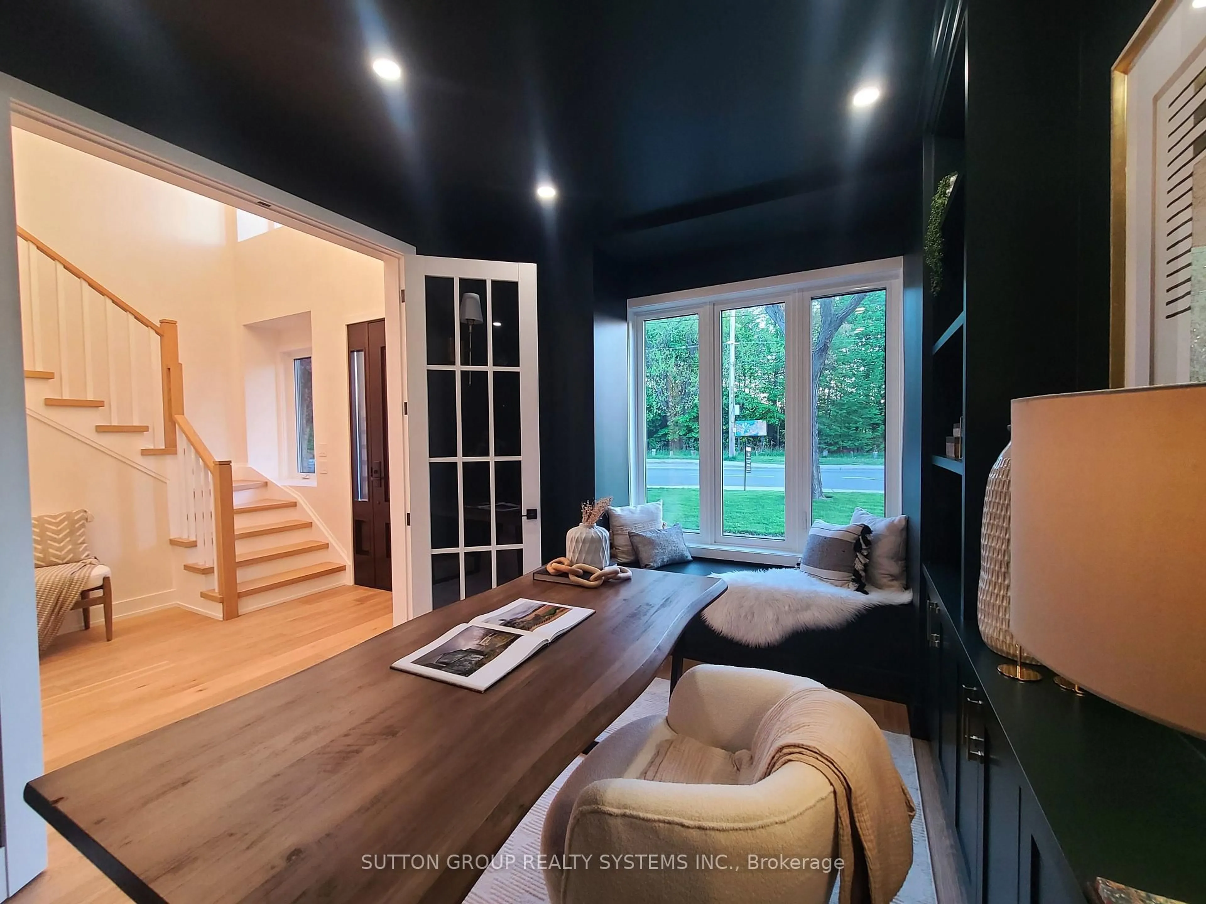 Unknown for 21 South Kingsway, Toronto Ontario M6S 3T2