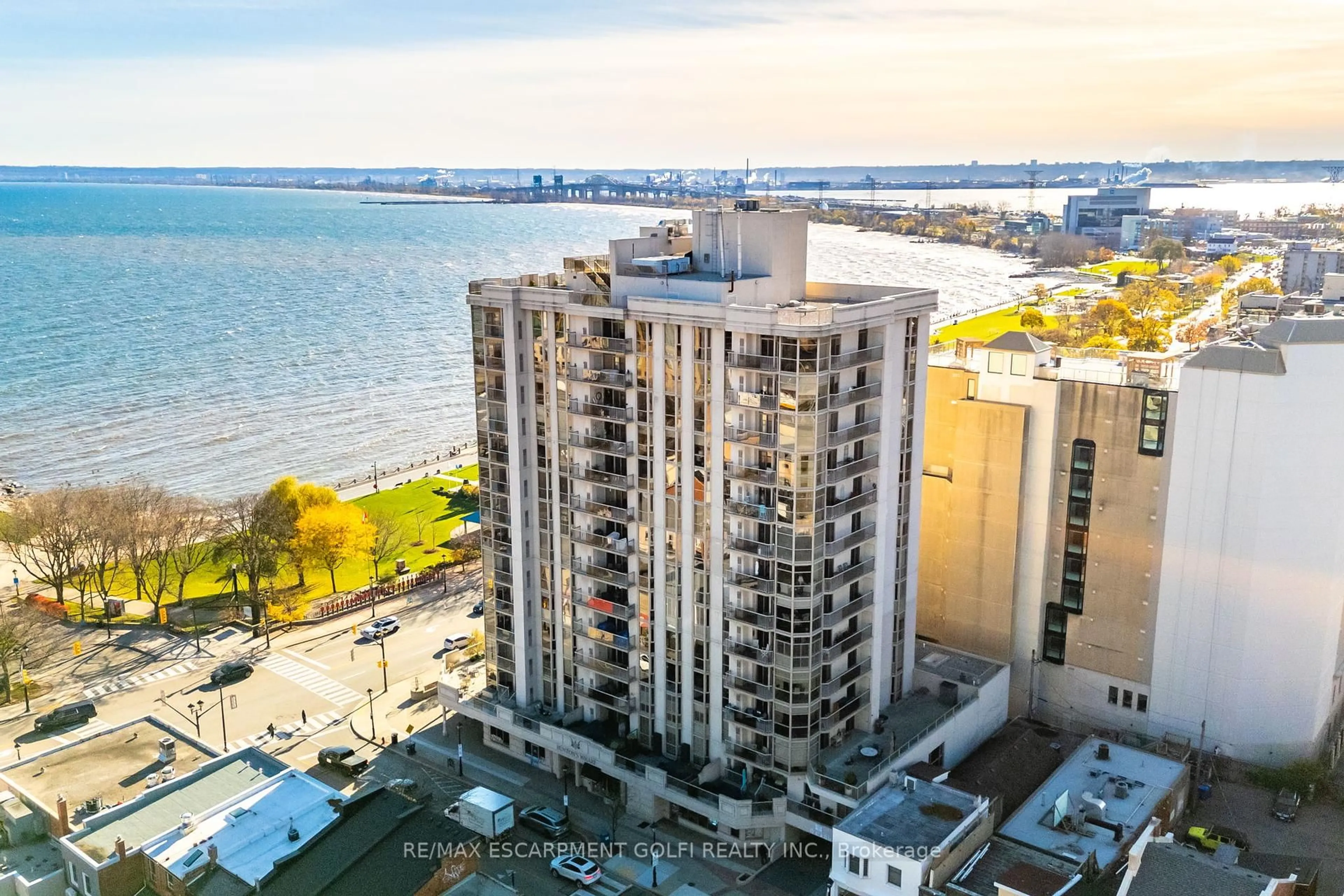 A pic from outside/outdoor area/front of a property/back of a property/a pic from drone, city buildings view from balcony for 1477 Lakeshore Rd #304, Burlington Ontario L7S 1B5