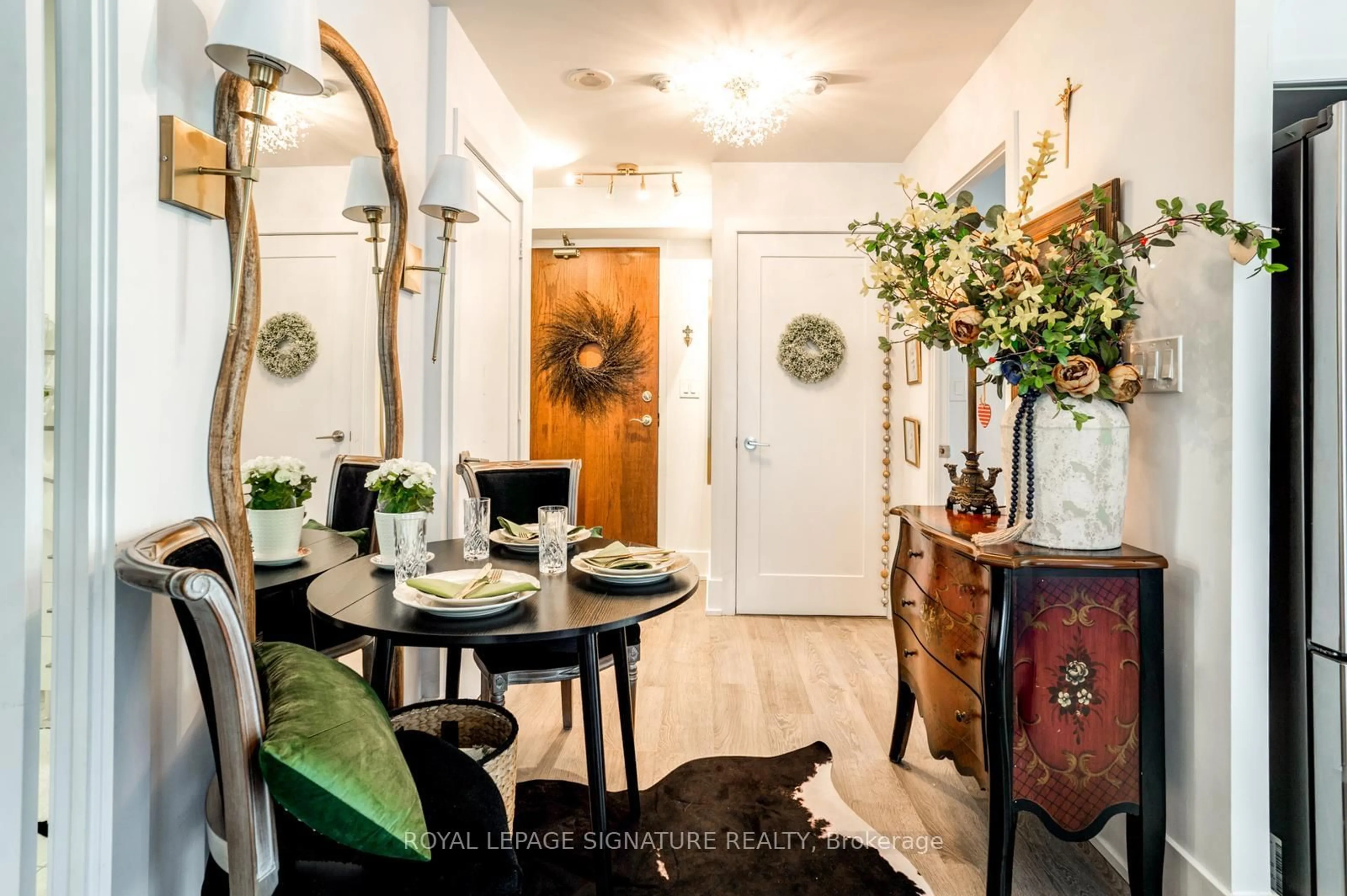 Indoor entryway for 7 Michael Power Pl #1503, Toronto Ontario M9A 0A4