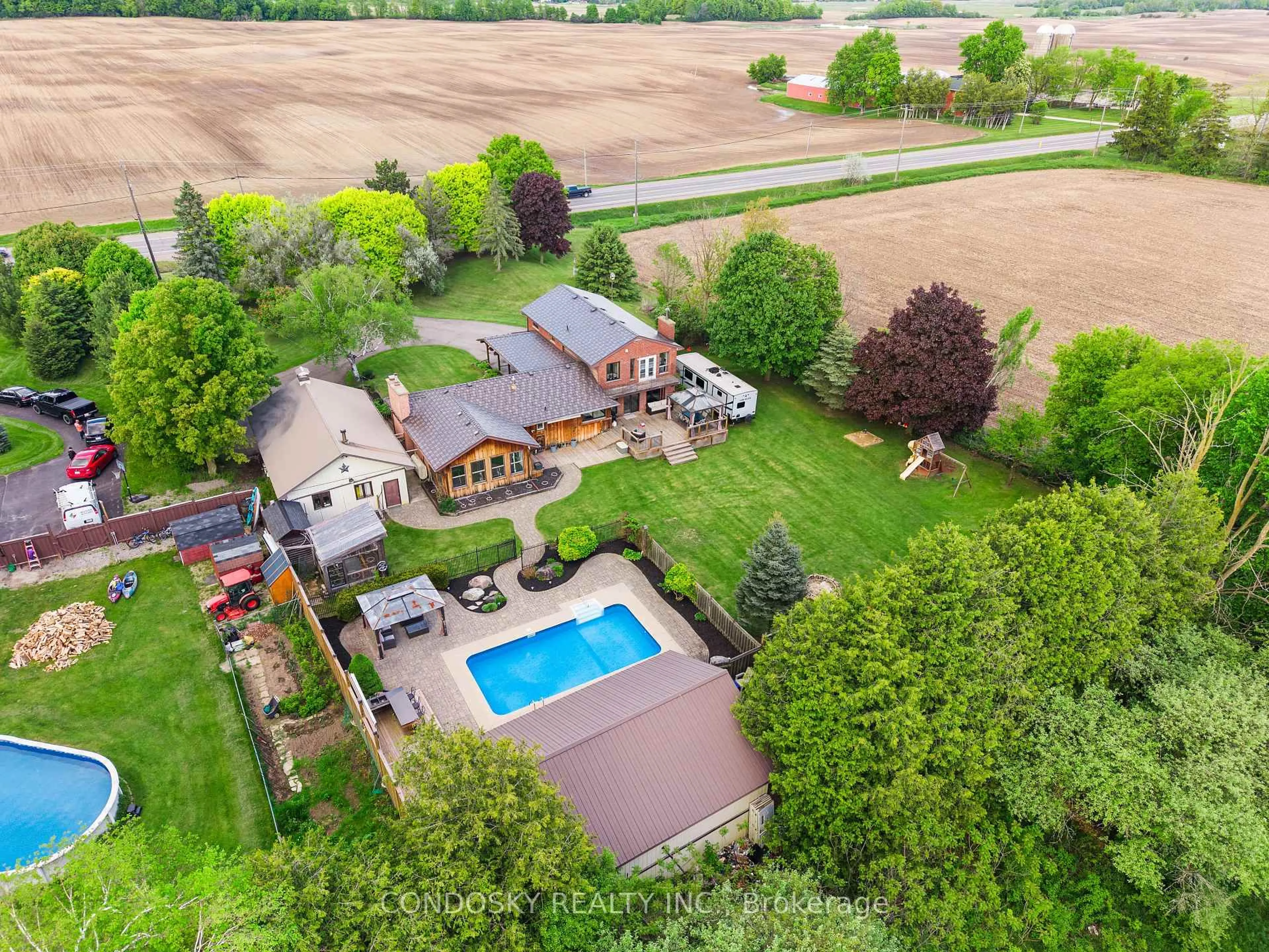 A pic from outside/outdoor area/front of a property/back of a property/a pic from drone, unknown for 14766 Highway 50 Ave, Caledon Ontario L7E 3E3