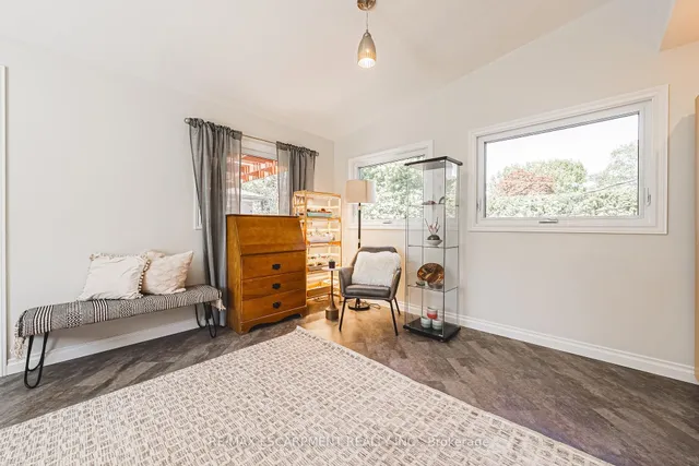 Additional property image - 898 Herberton Pl
