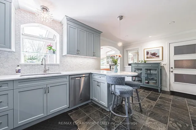 Additional property image - 898 Herberton Pl