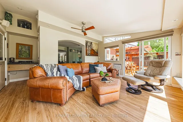 Additional property image - 898 Herberton Pl