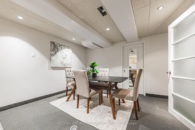Additional property image - 898 Herberton Pl