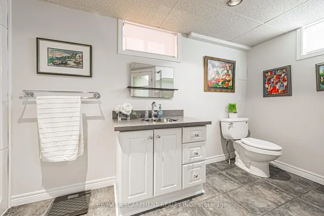 Additional property image - 898 Herberton Pl