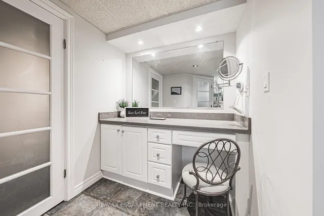 Additional property image - 898 Herberton Pl