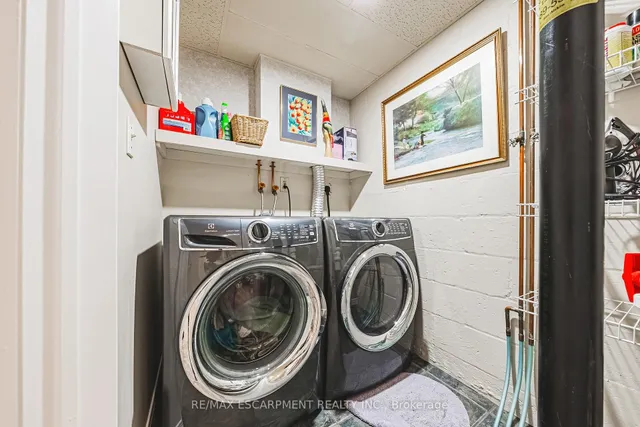 Additional property image - 898 Herberton Pl