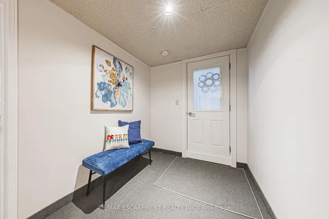 Additional property image - 898 Herberton Pl