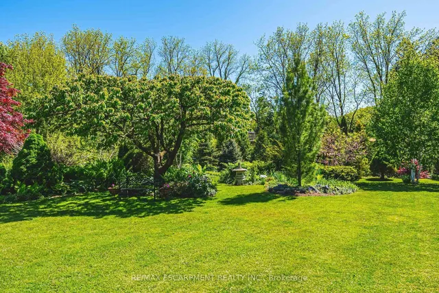 Additional property image - 898 Herberton Pl