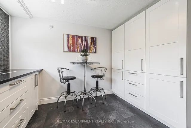 Additional property image - 898 Herberton Pl