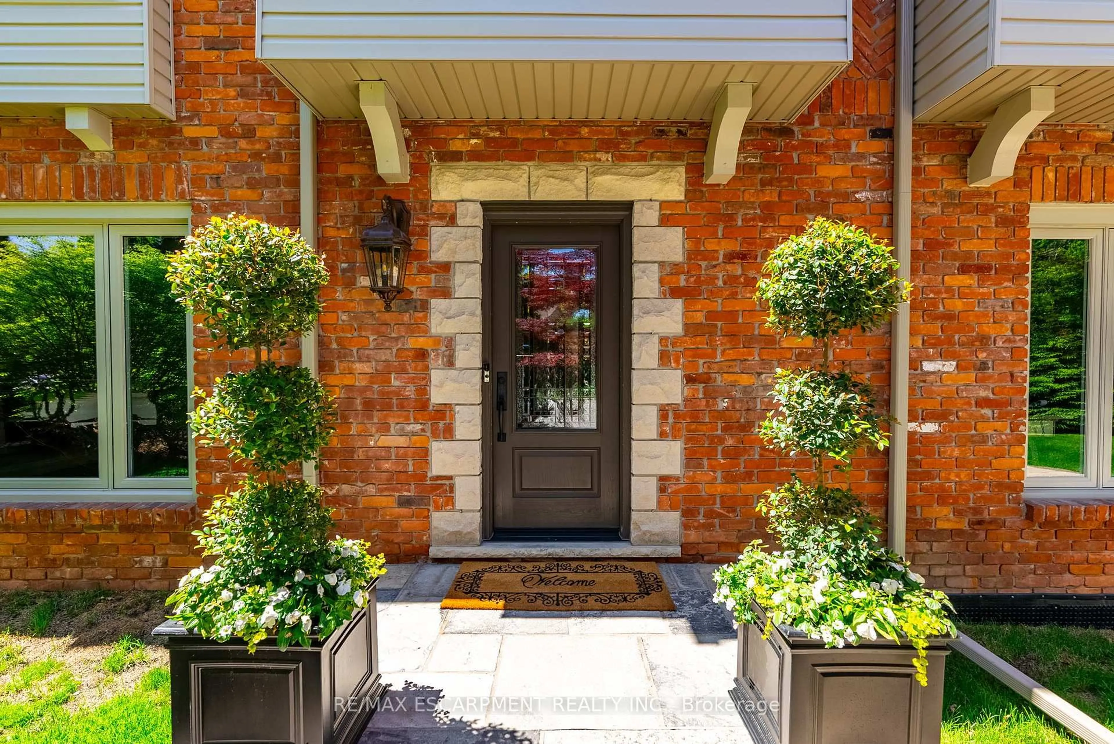 Unknown for 2312 Hoover Crt, Burlington Ontario L7P 4V2
