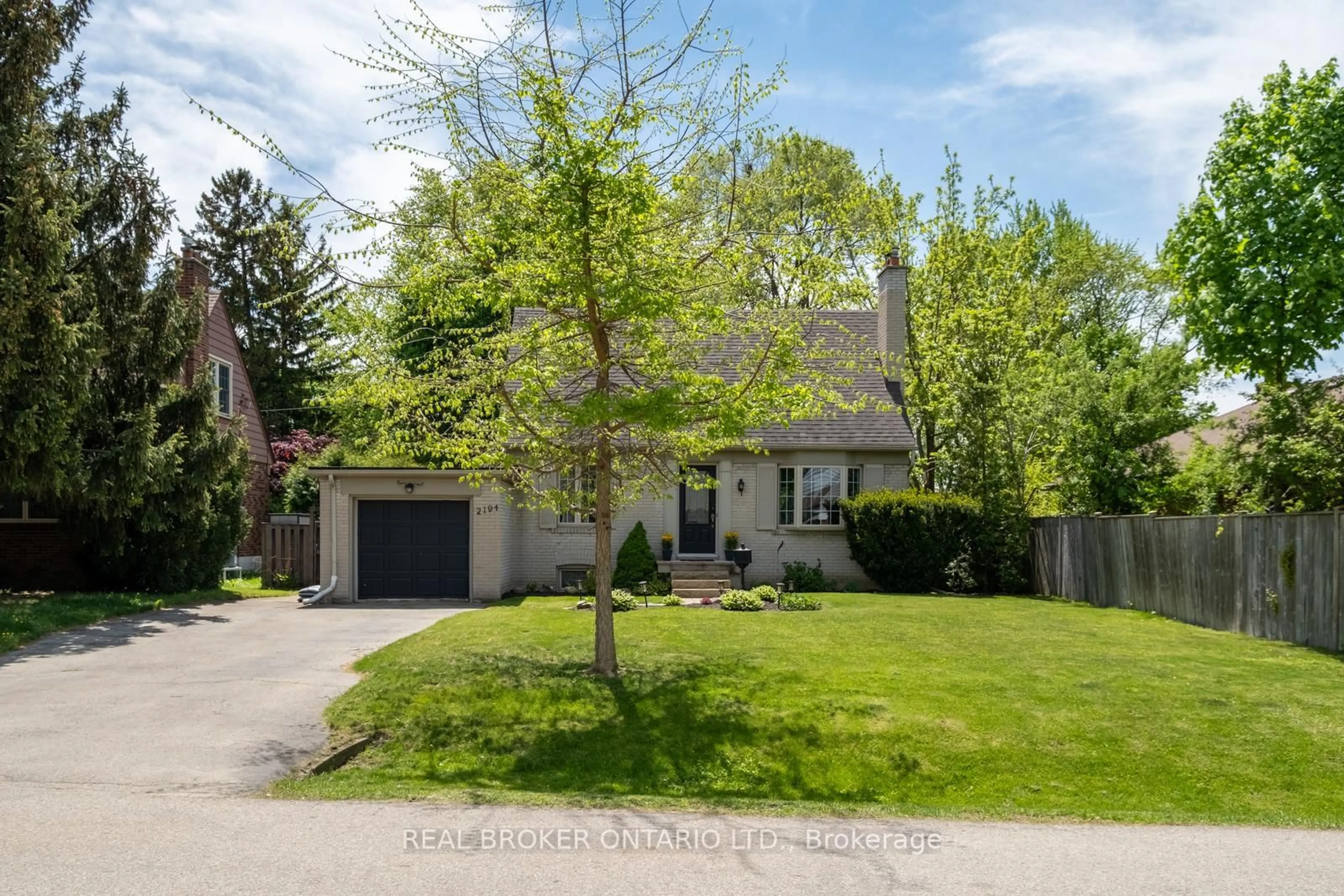 Unknown for 2194 Wedgewood Rd, Mississauga Ontario L4Y 1V8