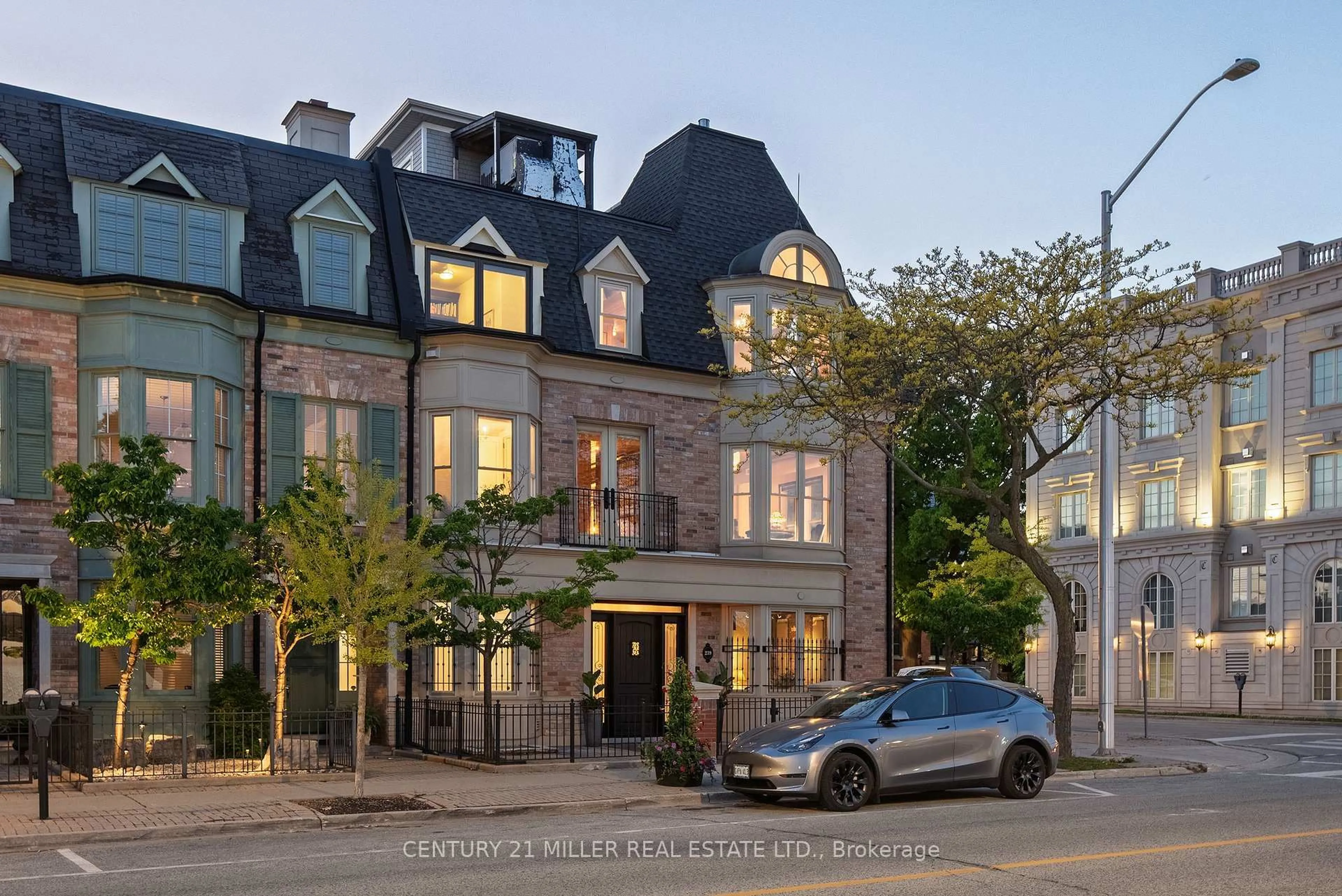 Unknown for 239 Church St, Oakville Ontario L6J 1N4