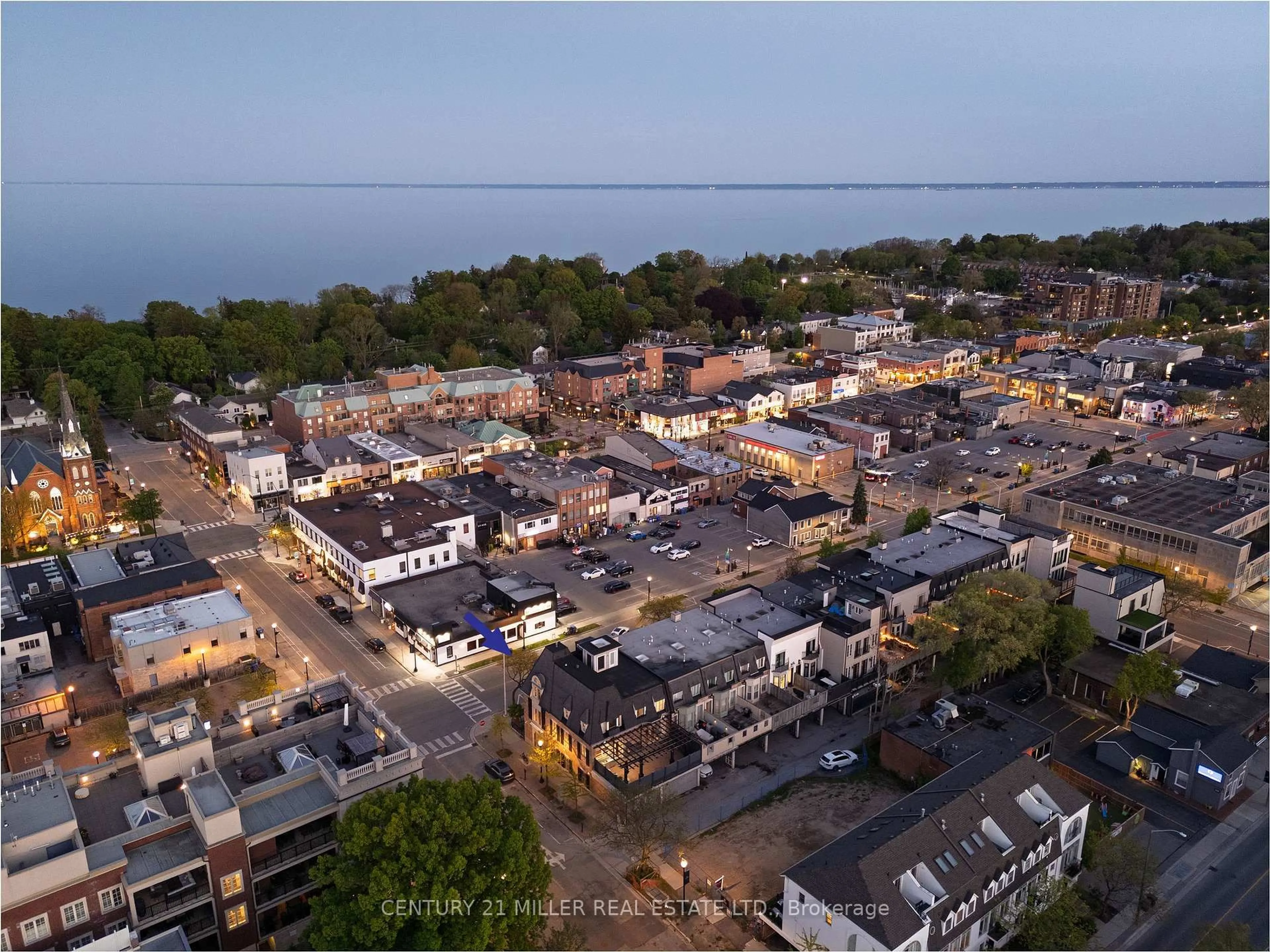 A pic from outside/outdoor area/front of a property/back of a property/a pic from drone, street for 239 Church St, Oakville Ontario L6J 1N4
