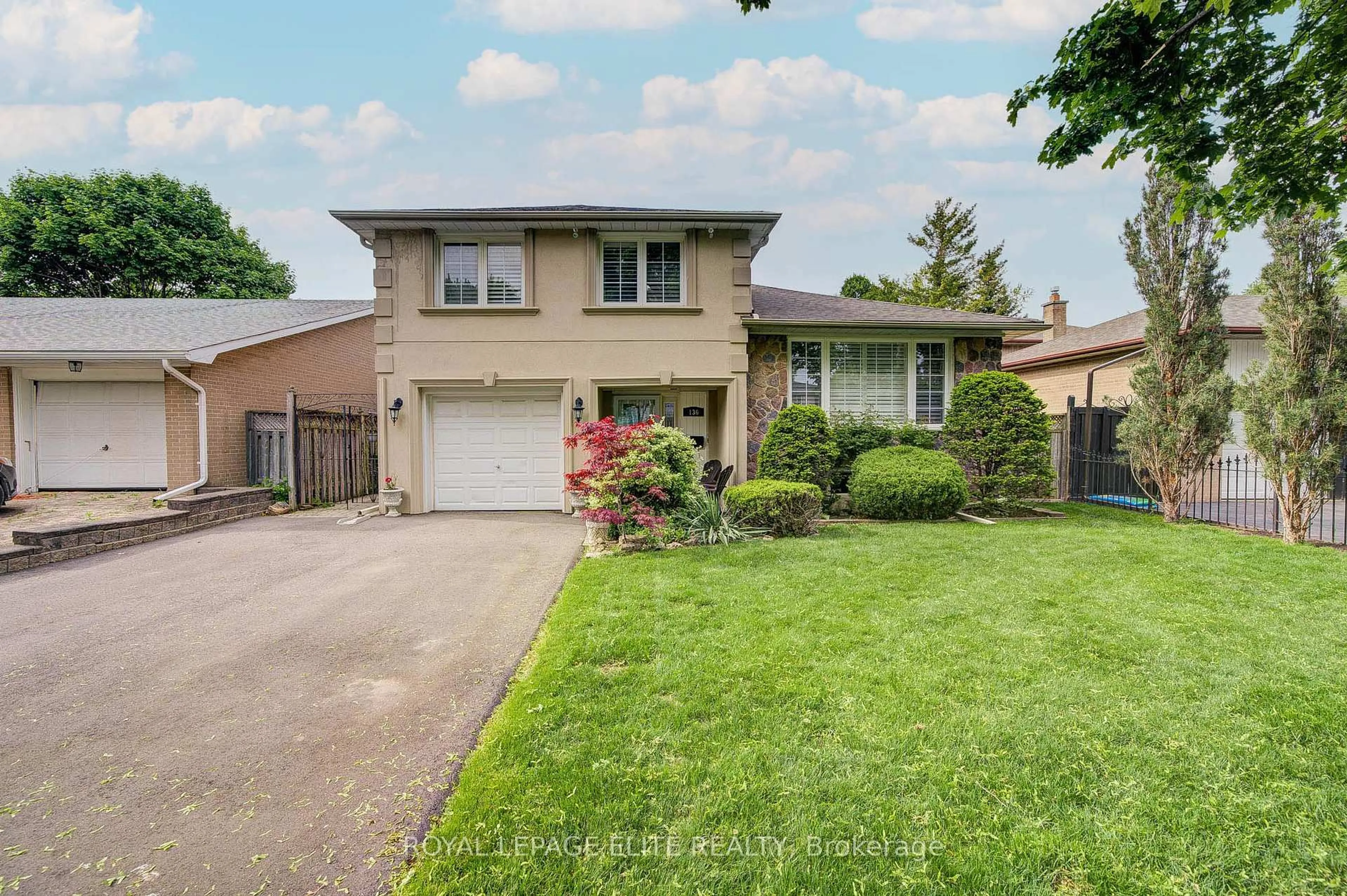 Unknown for 136 CARSBROOKE Rd, Toronto Ontario M9C 3C8