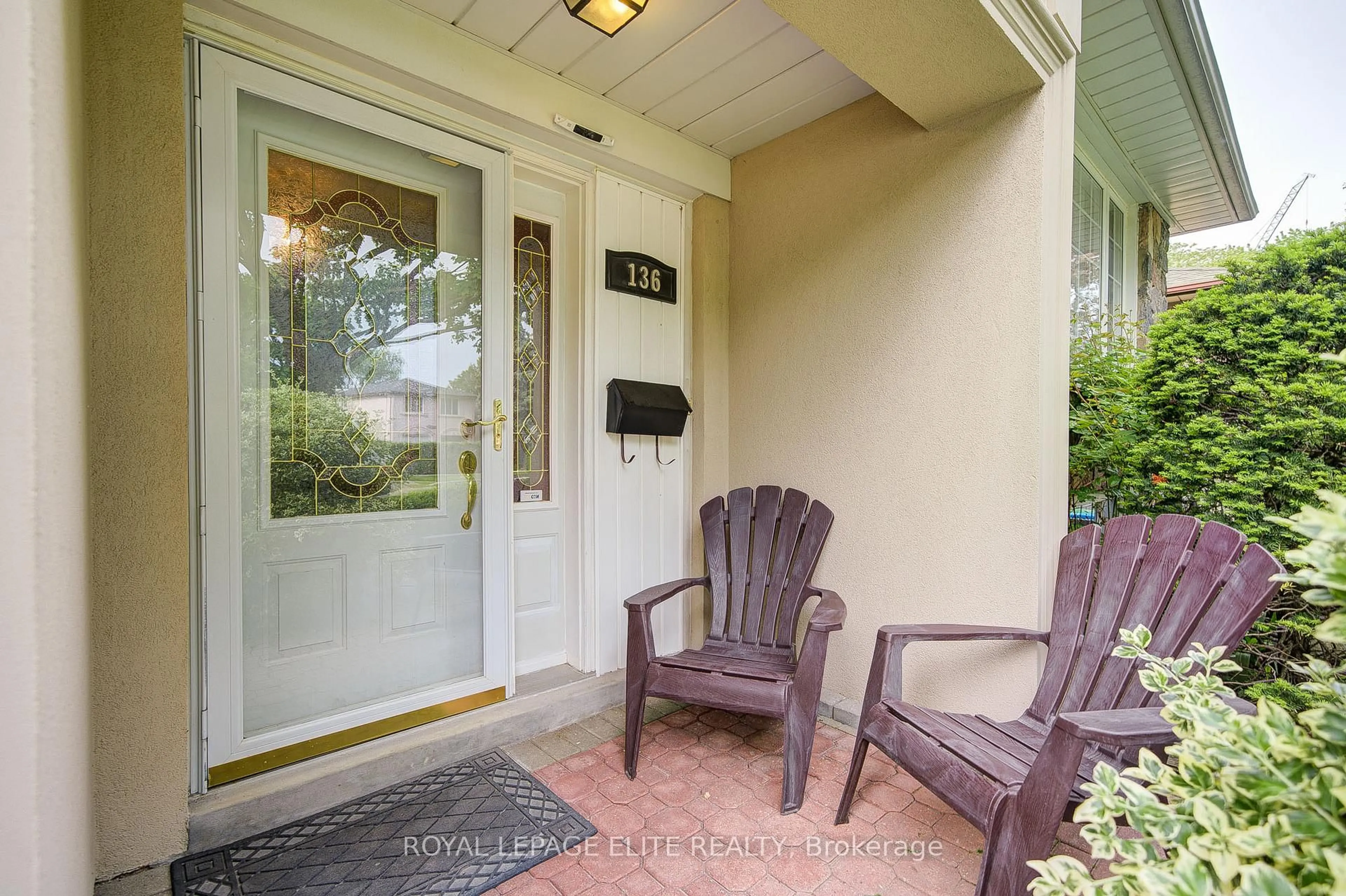 Indoor entryway for 136 CARSBROOKE Rd, Toronto Ontario M9C 3C8