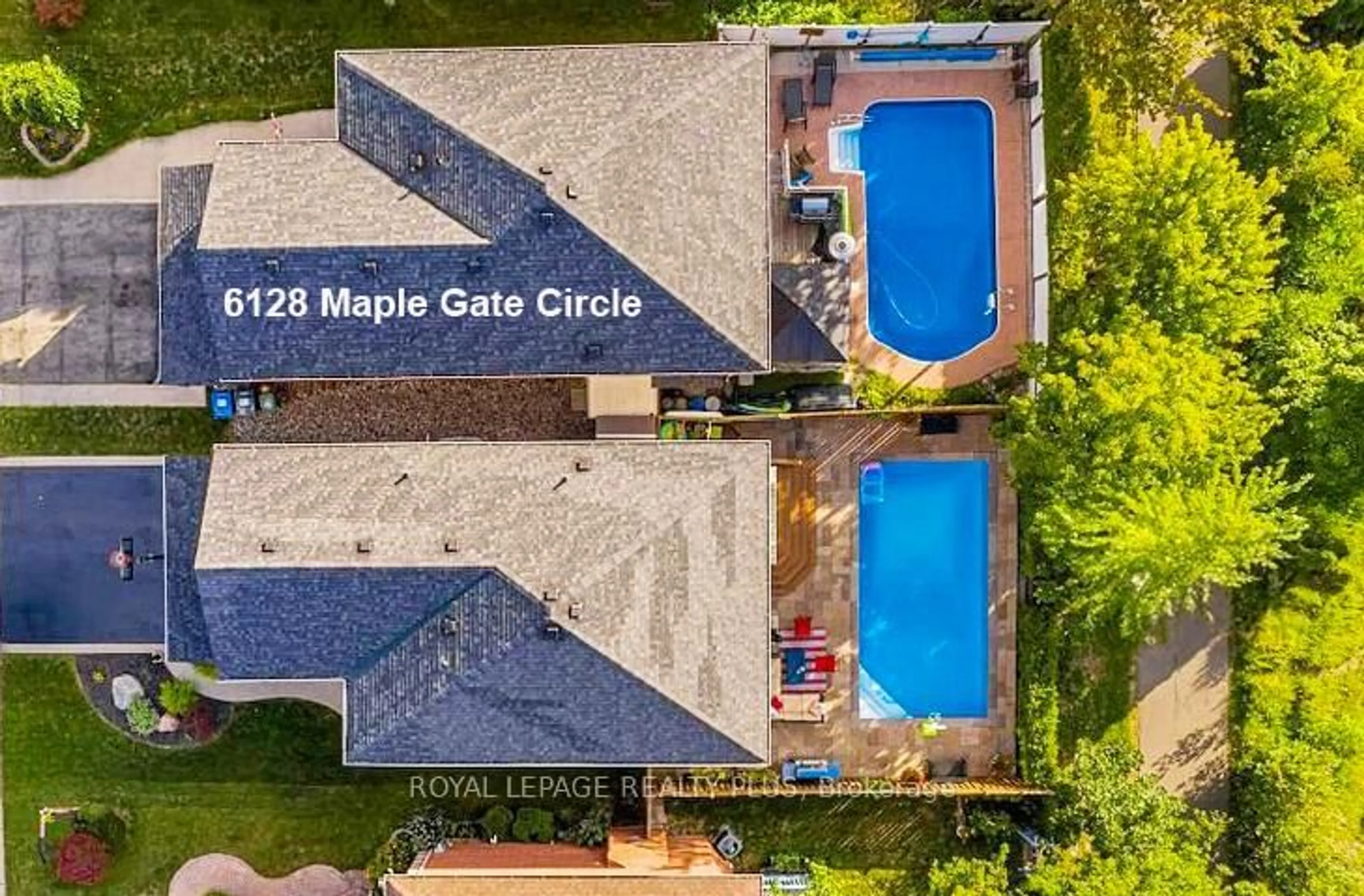 A pic from outside/outdoor area/front of a property/back of a property/a pic from drone, water/lake/river/ocean view for 6128 Maple Gate Circ, Mississauga Ontario L5N 7A9