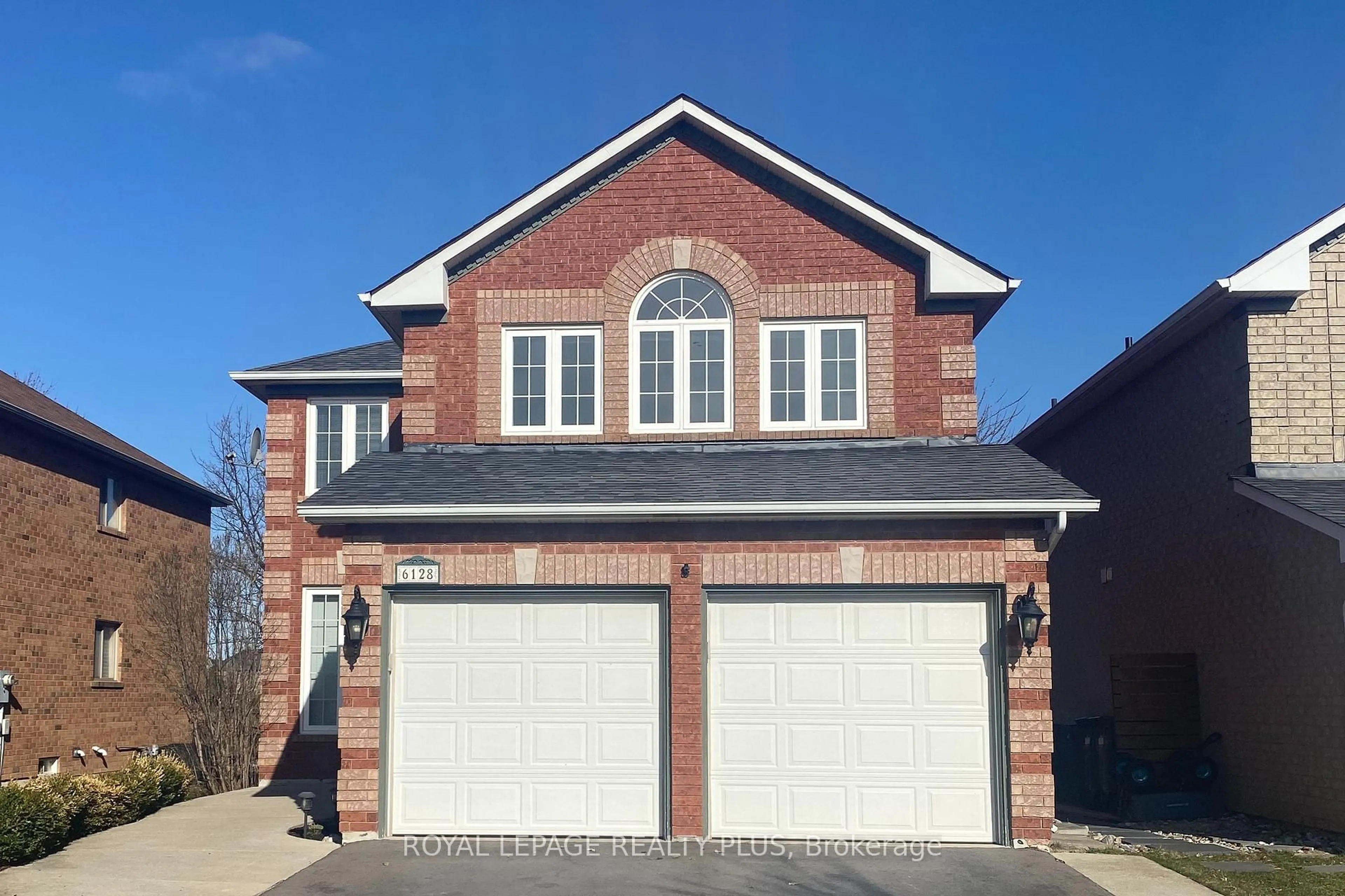 Home with brick exterior material, street for 6128 Maple Gate Circ, Mississauga Ontario L5N 7A9