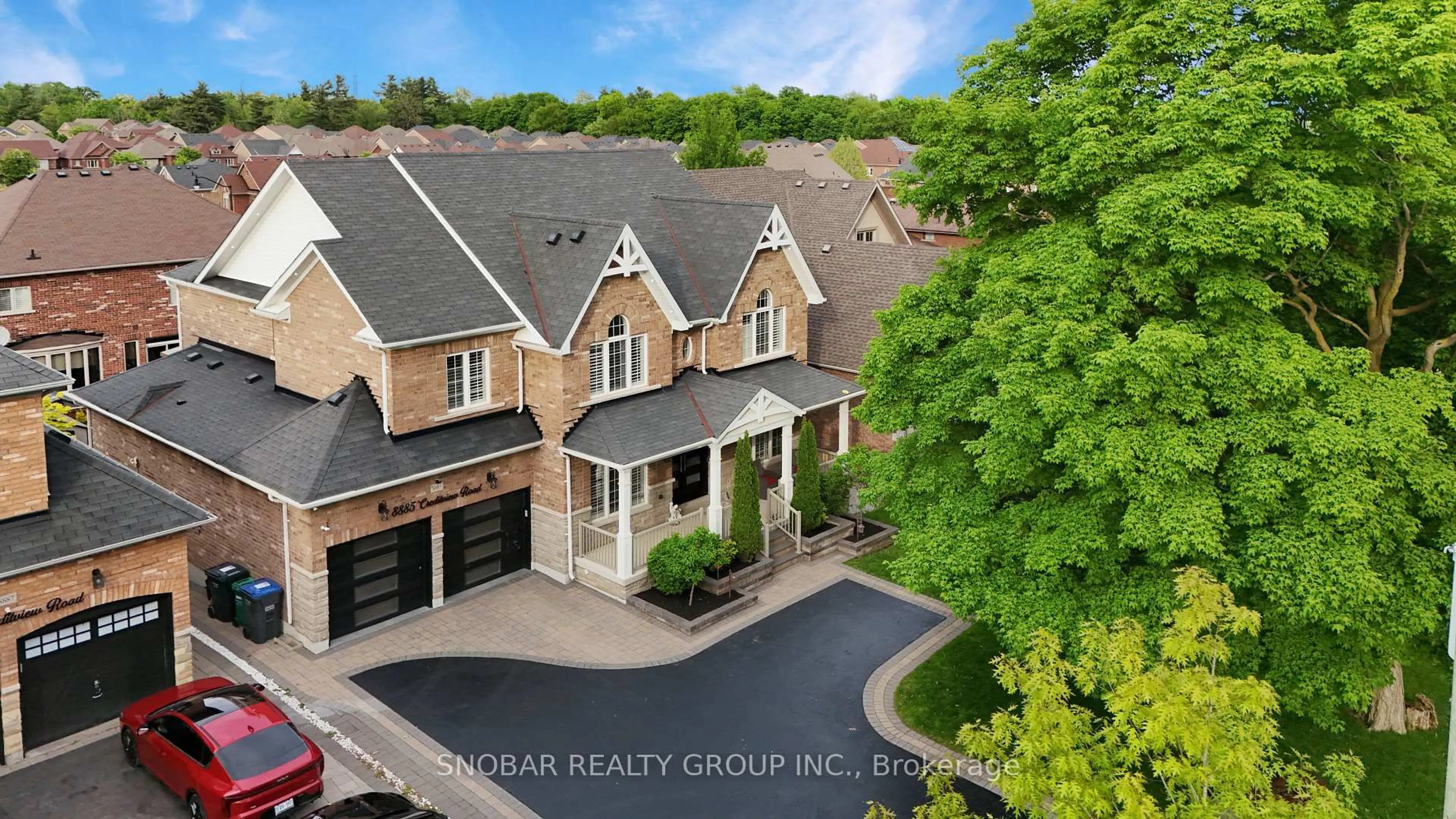 A pic from outside/outdoor area/front of a property/back of a property/a pic from drone, street for 8885 Creditview Rd, Brampton Ontario L6Y 0G8