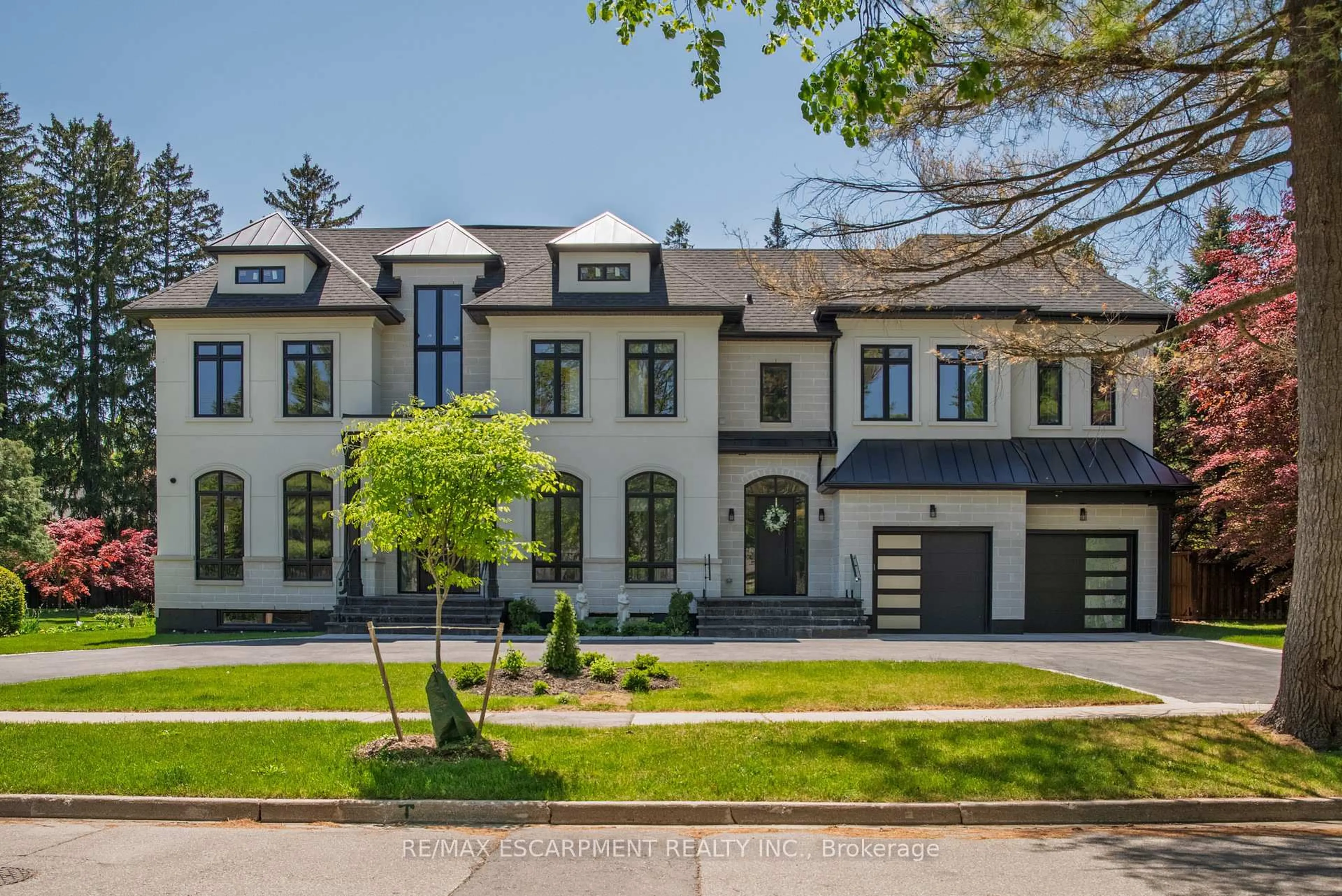 Home with brick exterior material, street for 2110 Stonehouse Cres, Mississauga Ontario L5H 3J1