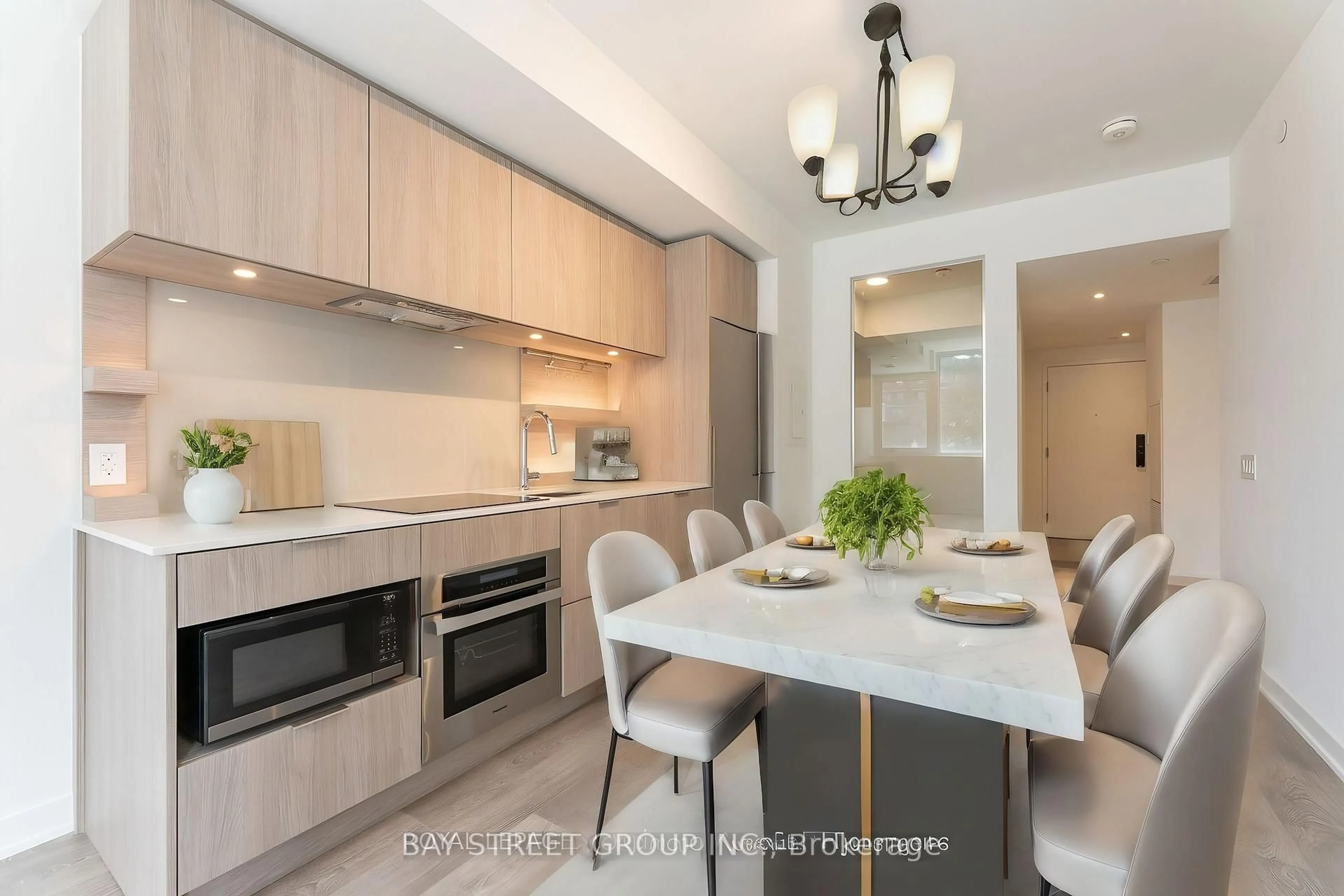 Unknown for 28 Ann St #515, Mississauga Ontario L5G 3G1