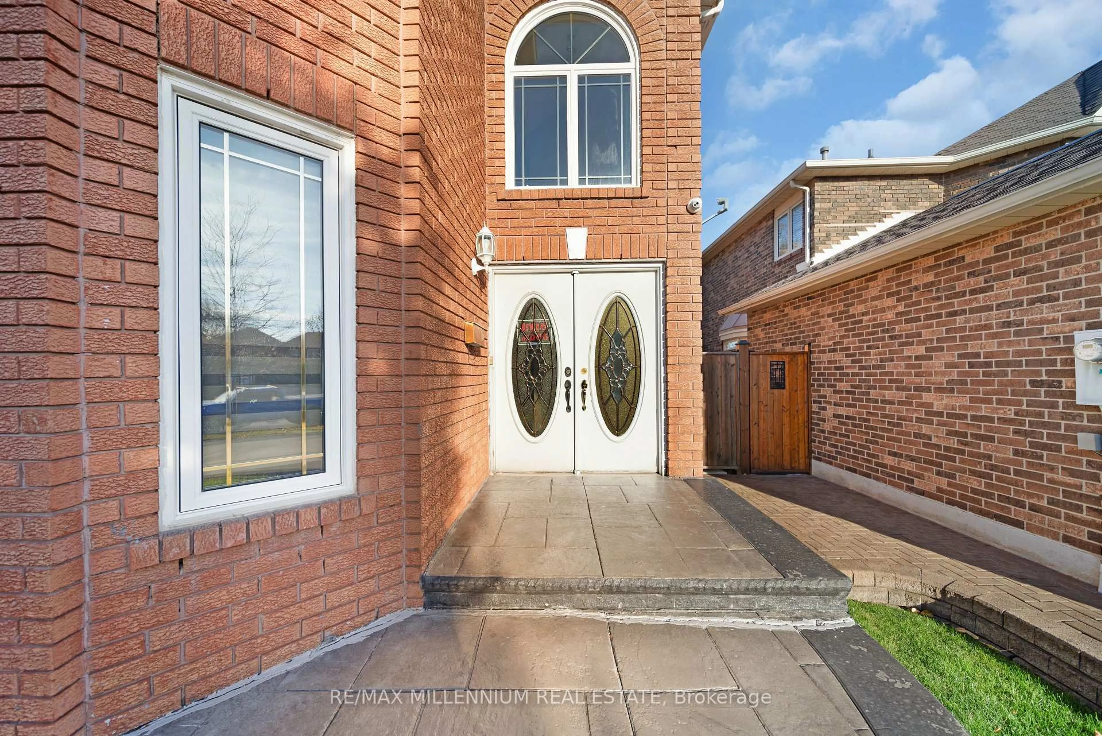 Unknown for 22 Blackwell Pl, Brampton Ontario L6W 4M2