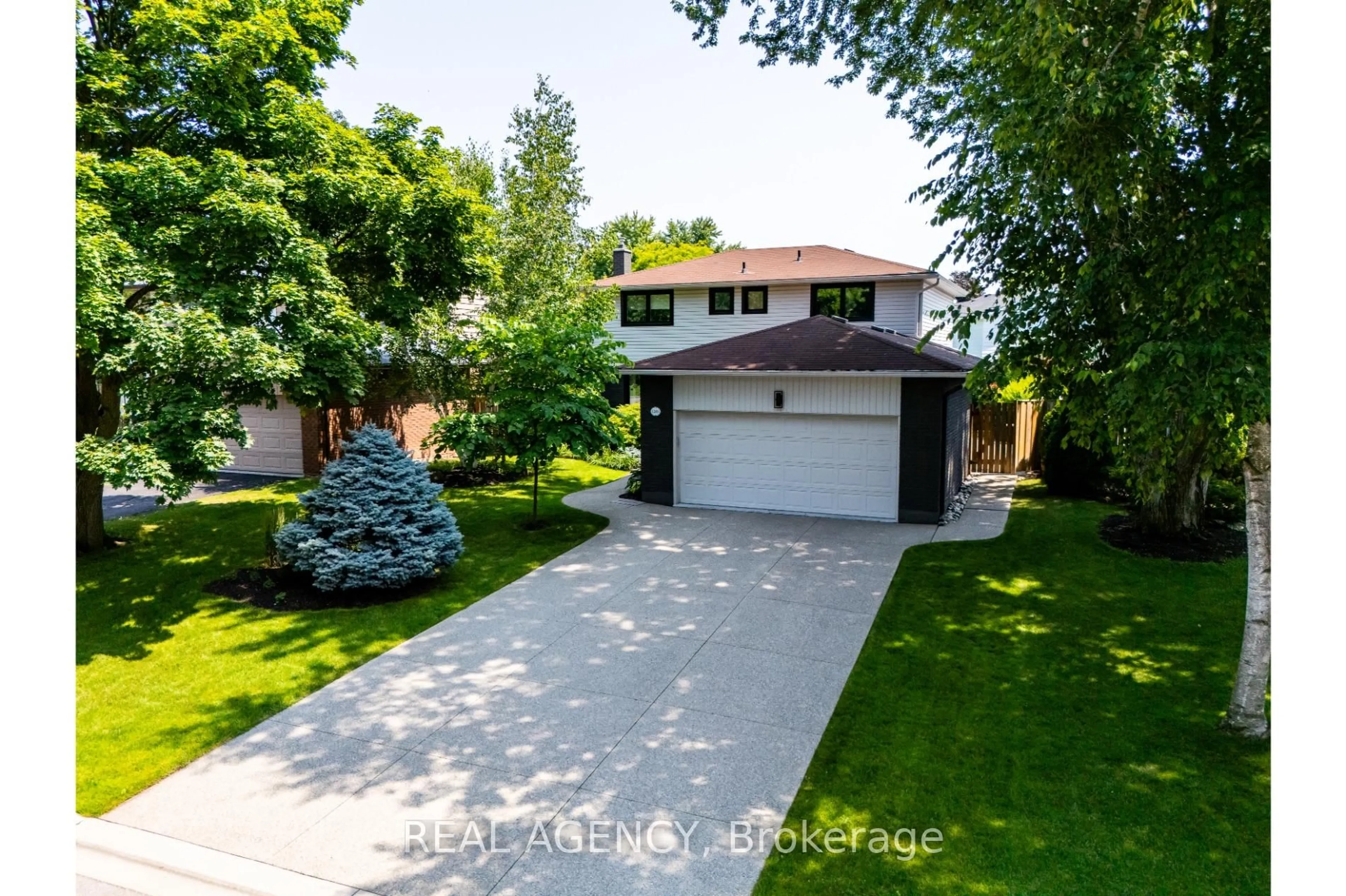 A pic from outside/outdoor area/front of a property/back of a property/a pic from drone, street for 1205 Lambeth Rd, Oakville Ontario L6H 2E1