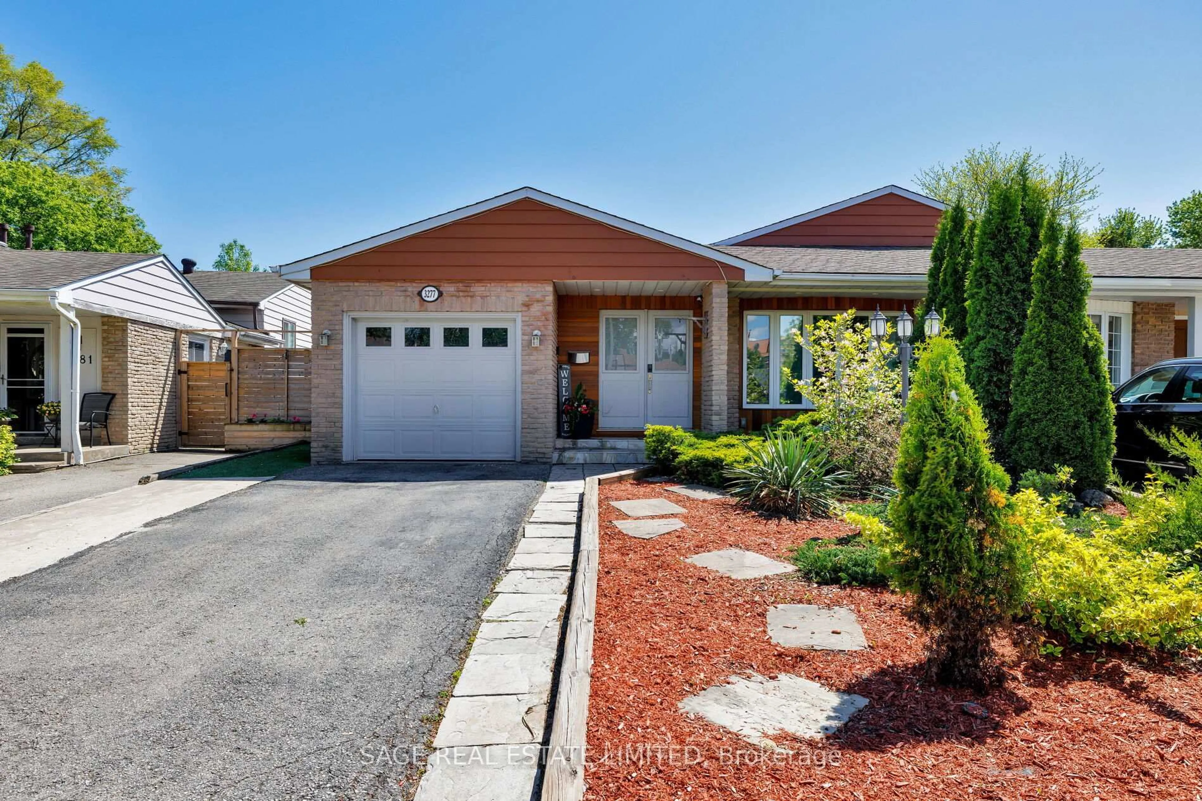 Home with brick exterior material, street for 3277 Masthead Cres, Mississauga Ontario L5L 1G9