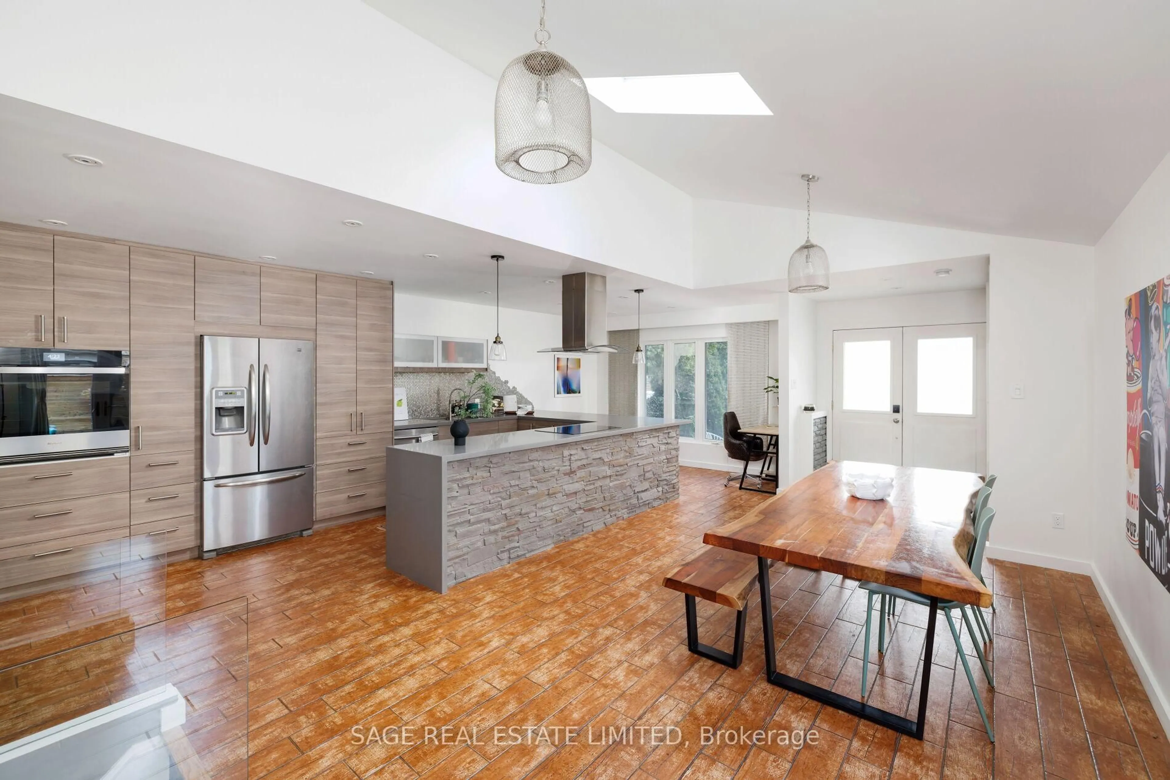 Contemporary kitchen, unknown for 3277 Masthead Cres, Mississauga Ontario L5L 1G9