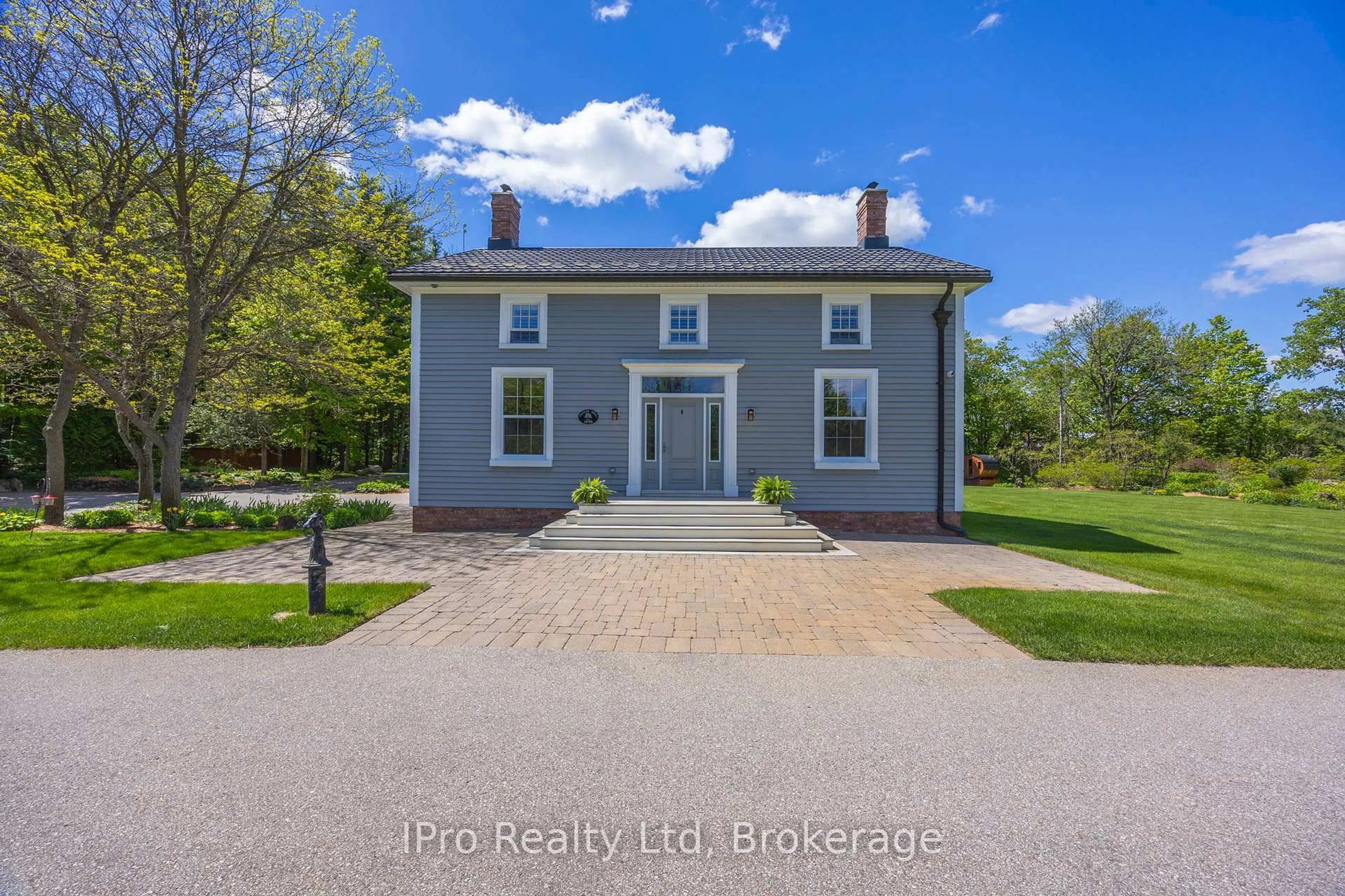 A pic from outside/outdoor area/front of a property/back of a property/a pic from drone, building for 13232 Fifth Line, Milton Ontario N0B 2K0