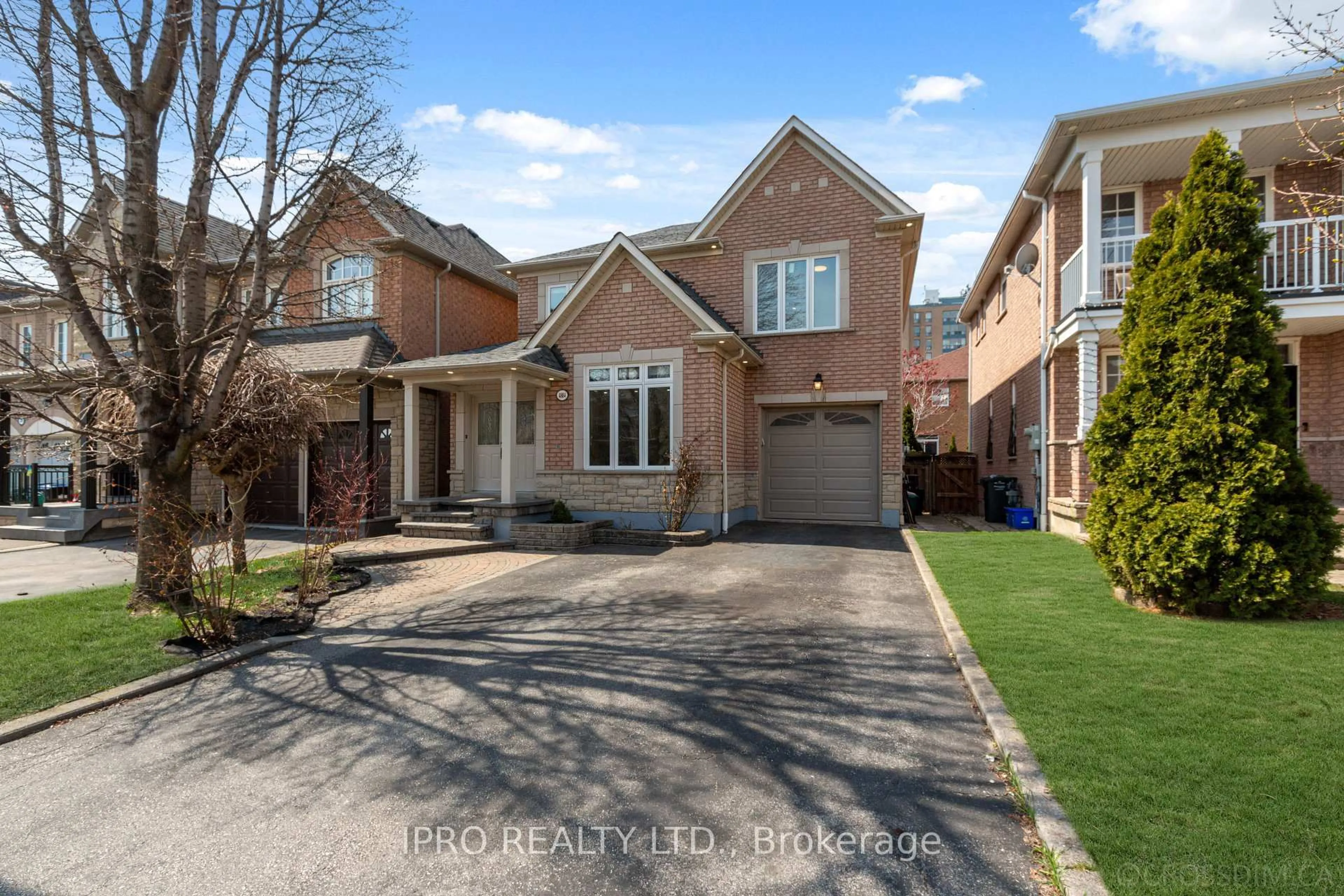 Home with brick exterior material, street for 4804 Yorkshire Ave, Mississauga Ontario L4Z 4H3